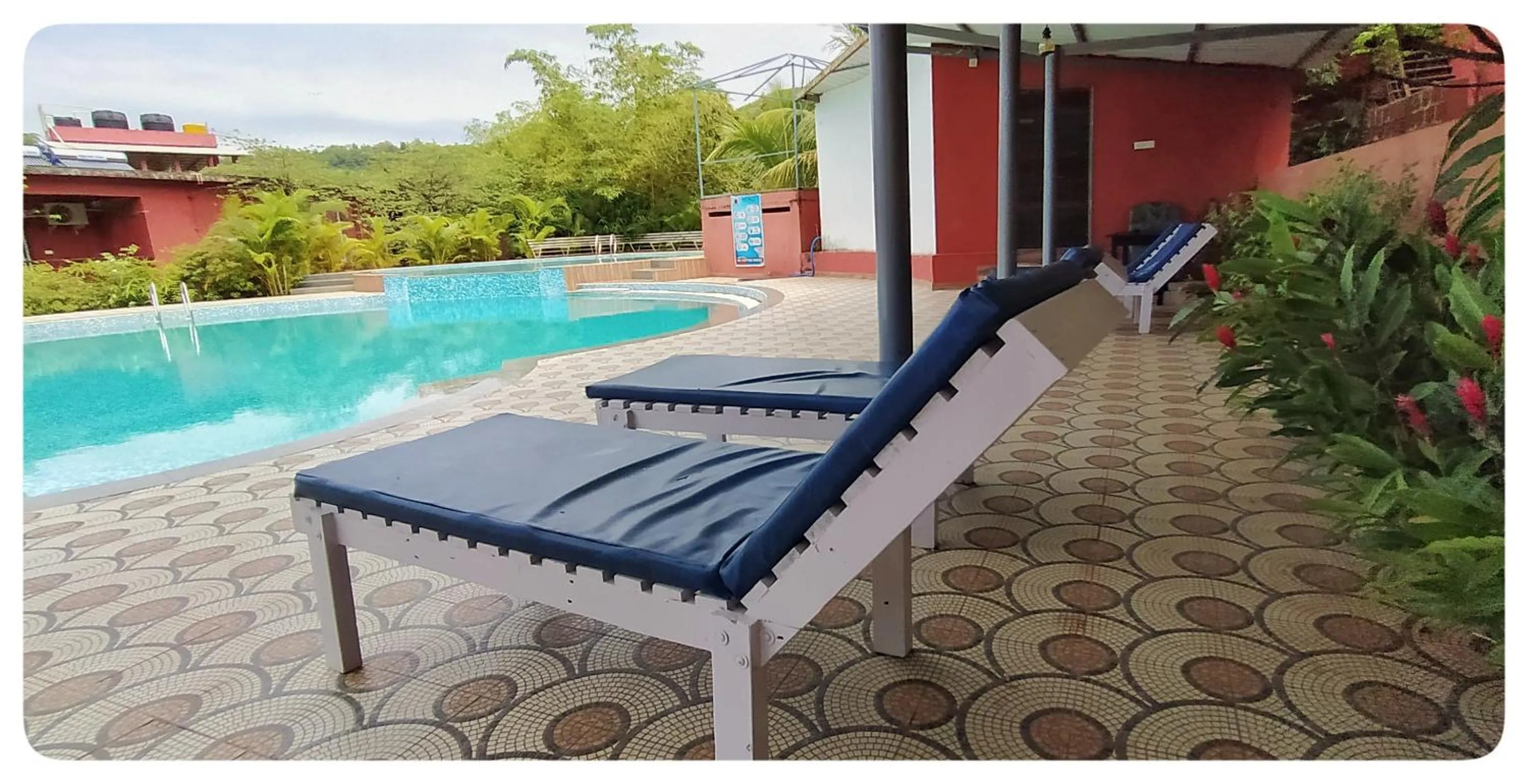 Swimming pool in Arthigamya Spa & Resort