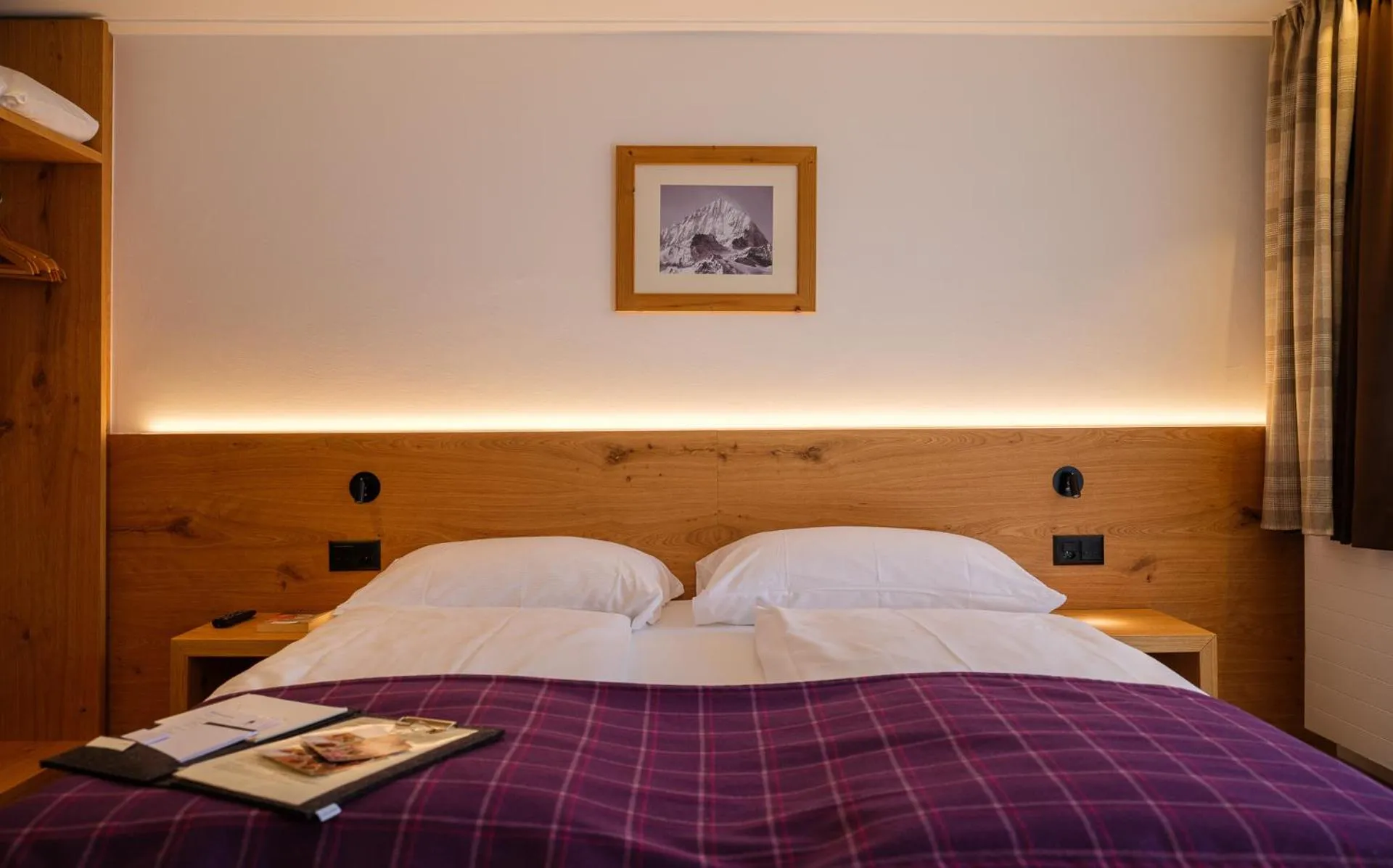 Photo of the whole room, Bed in Hotel Bella Vista Zermatt