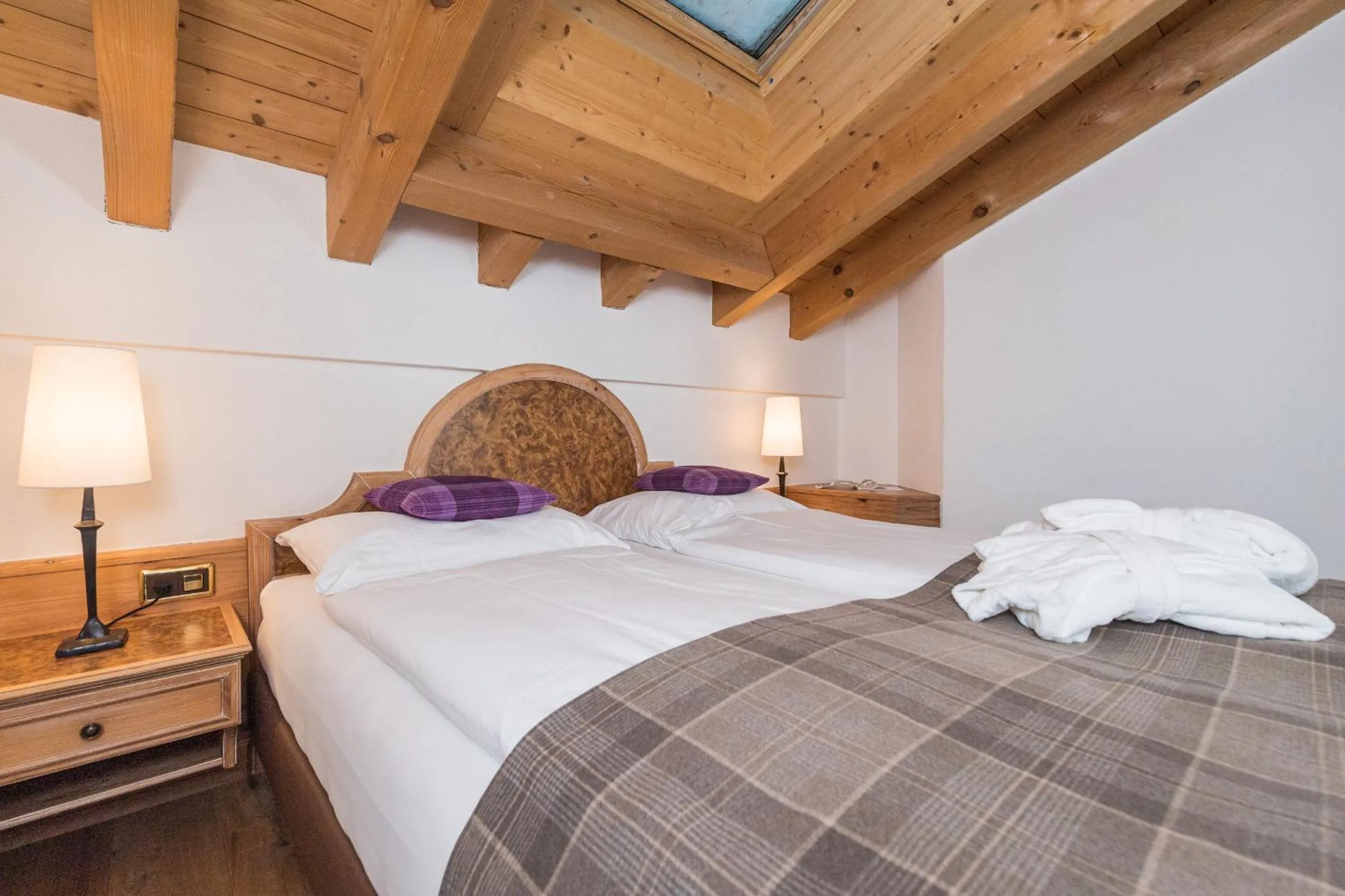 Bedroom, Bed in Hotel Bella Vista Zermatt