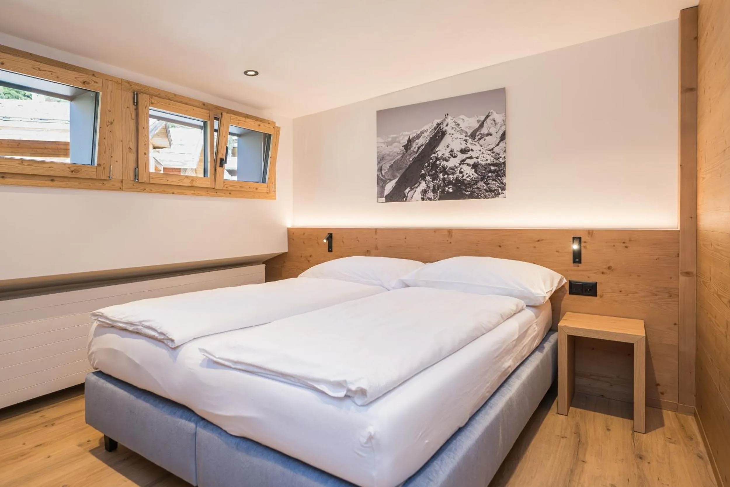 Bedroom, Bed in Hotel Bella Vista Zermatt