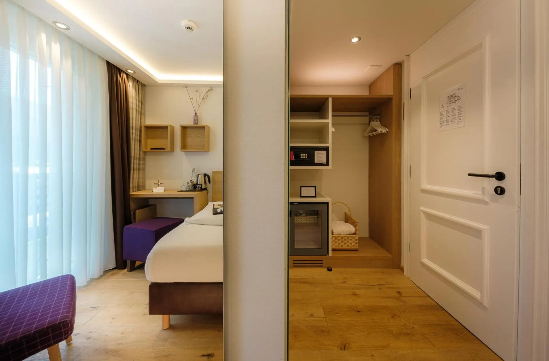 Photo of the whole room, Bed in Hotel Bella Vista Zermatt