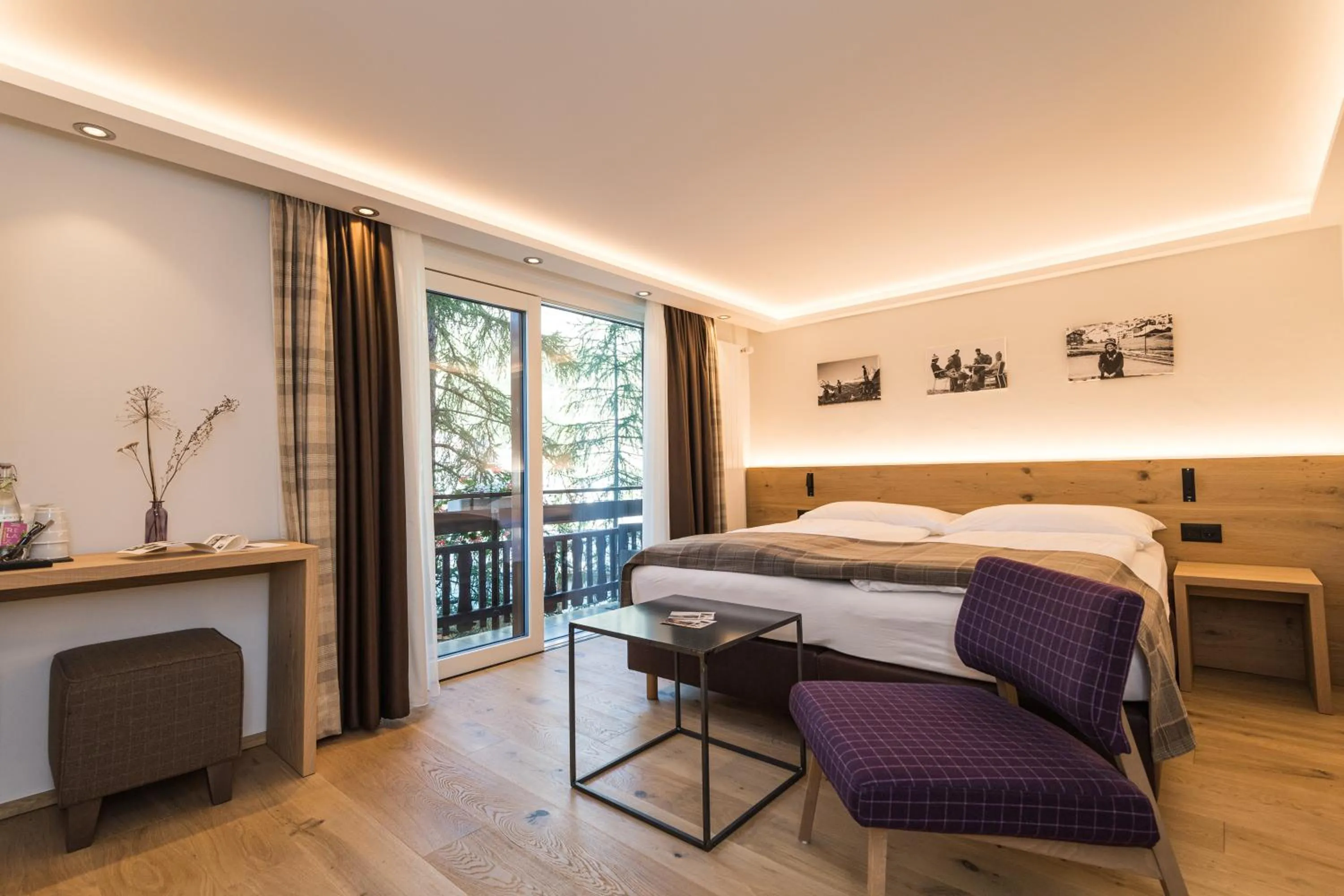 Bedroom, Bed in Hotel Bella Vista Zermatt