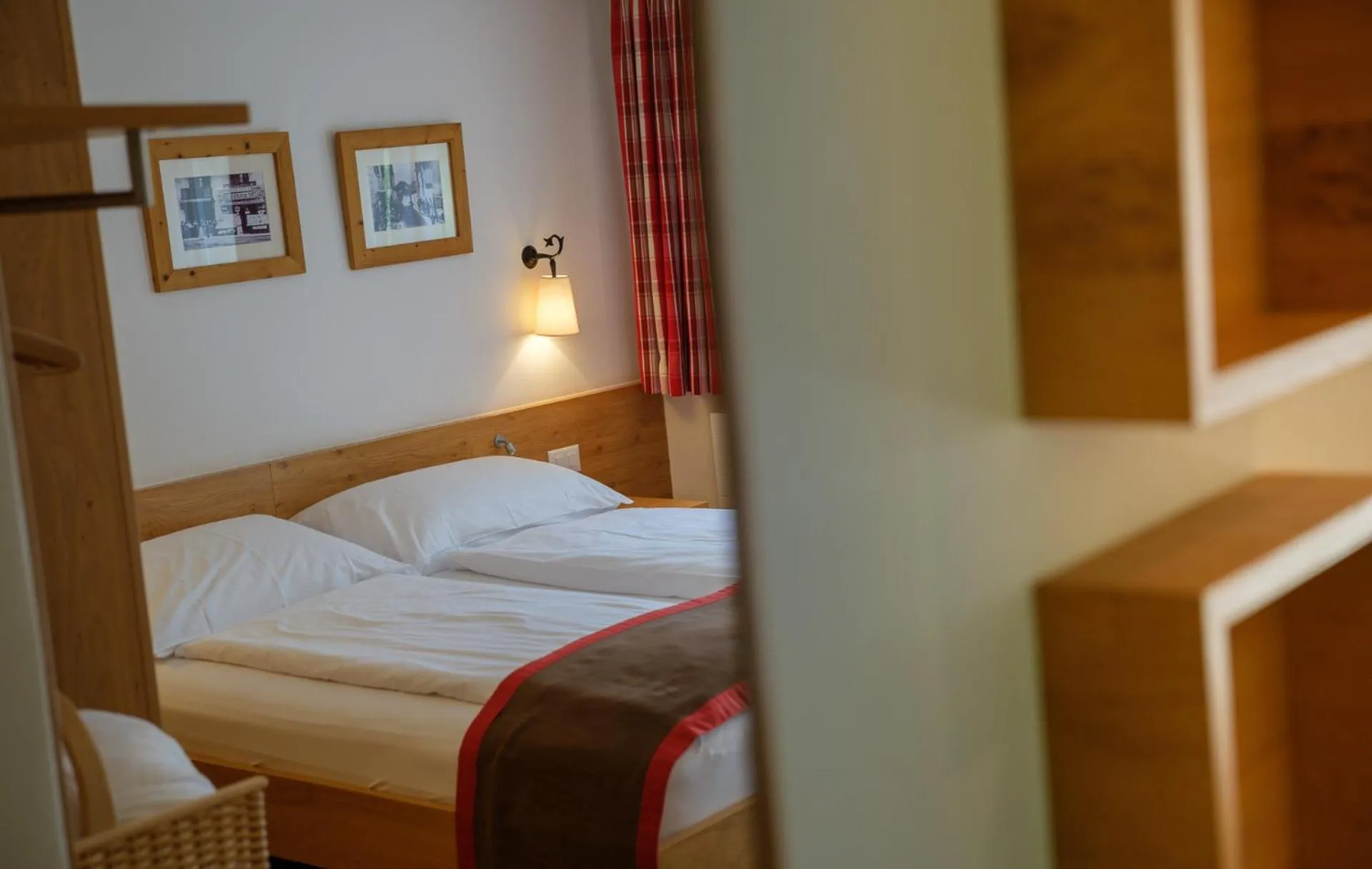 Photo of the whole room, Bed in Hotel Bella Vista Zermatt