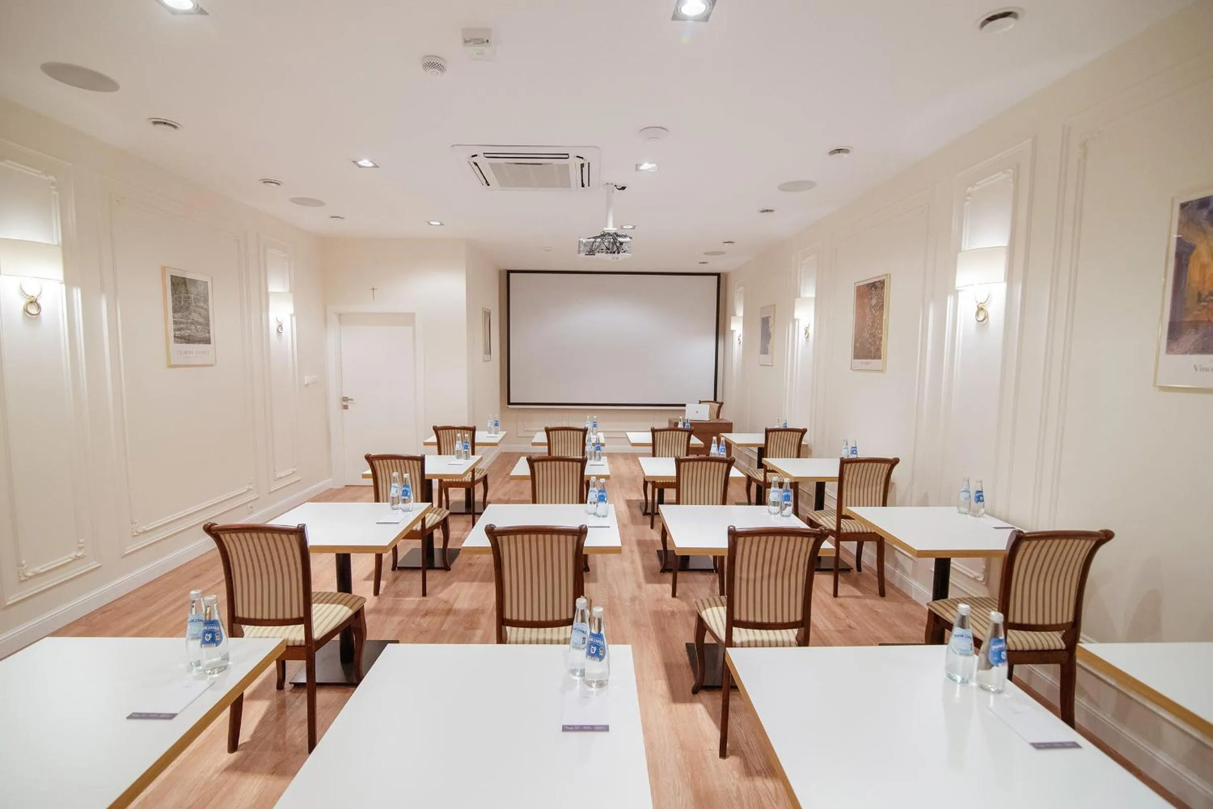 Meeting/conference room in W Sercu Krakowa Aparthotel
