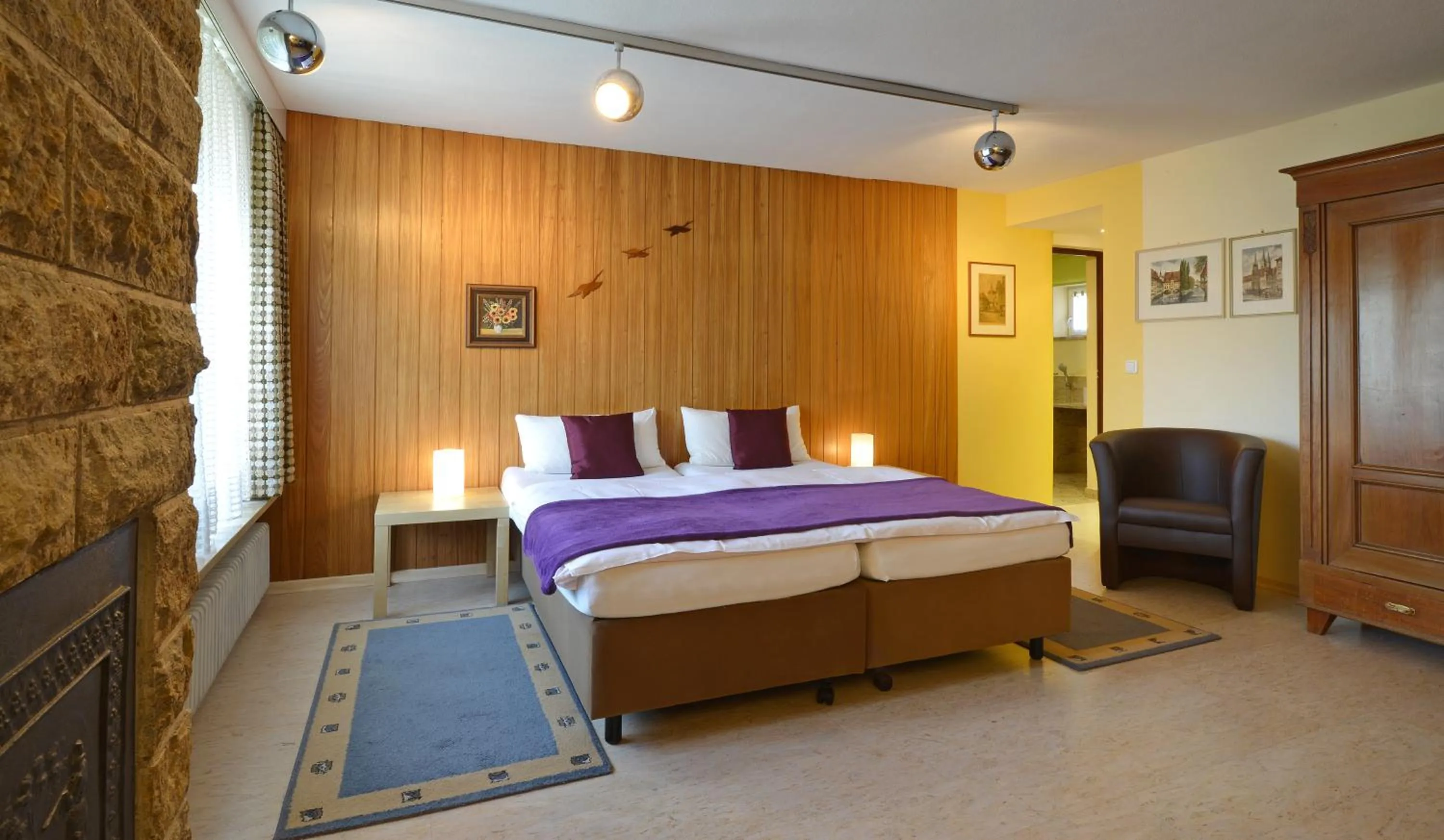 Photo of the whole room, Bed in Landhotel Schwarzes Ross
