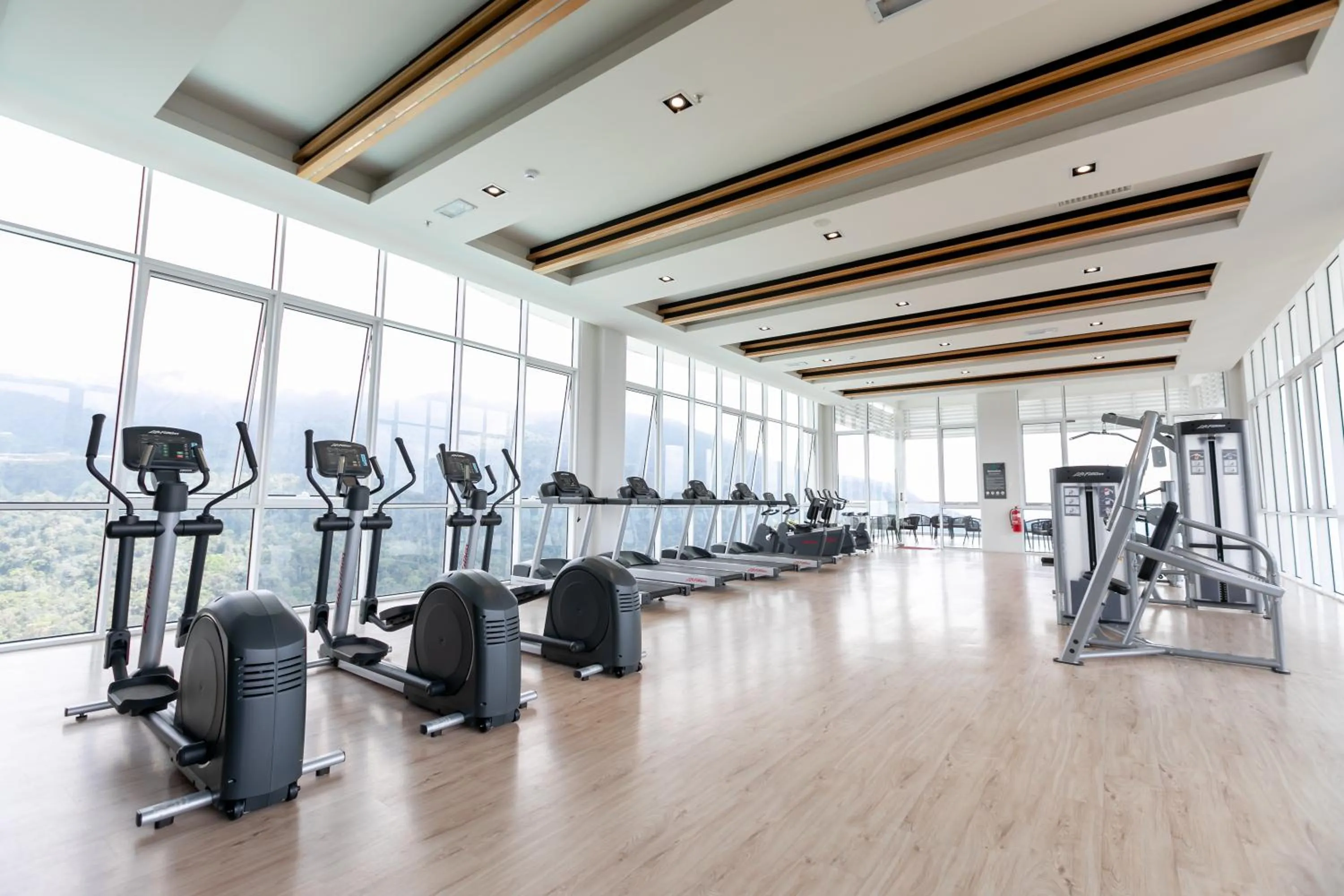 Fitness centre/facilities in Genting Premium Suite Windmill Upon Hills by JAz Home Suites