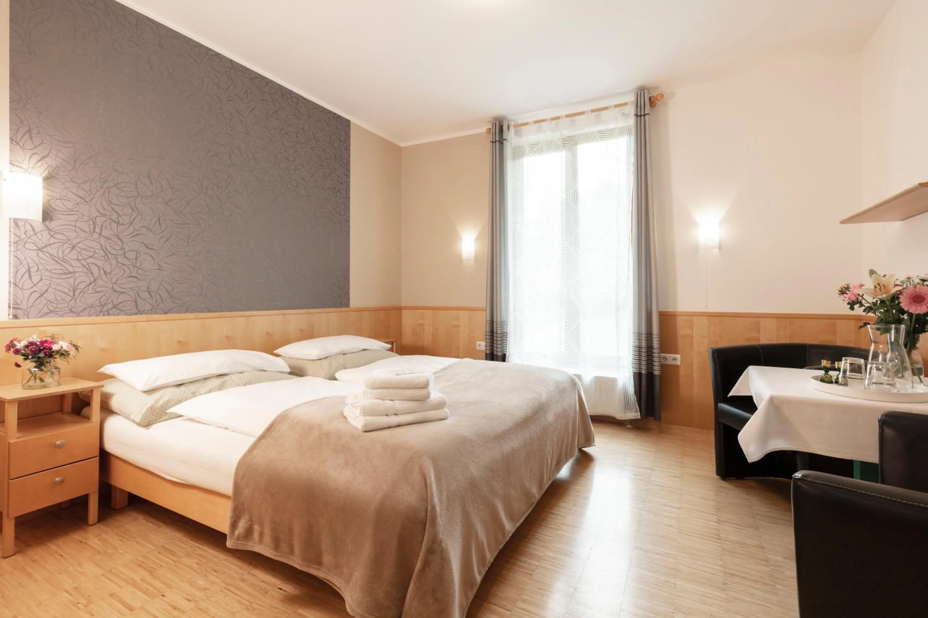 Photo of the whole room, Bed in Sporthotel Grünau - Wimmergreuth
