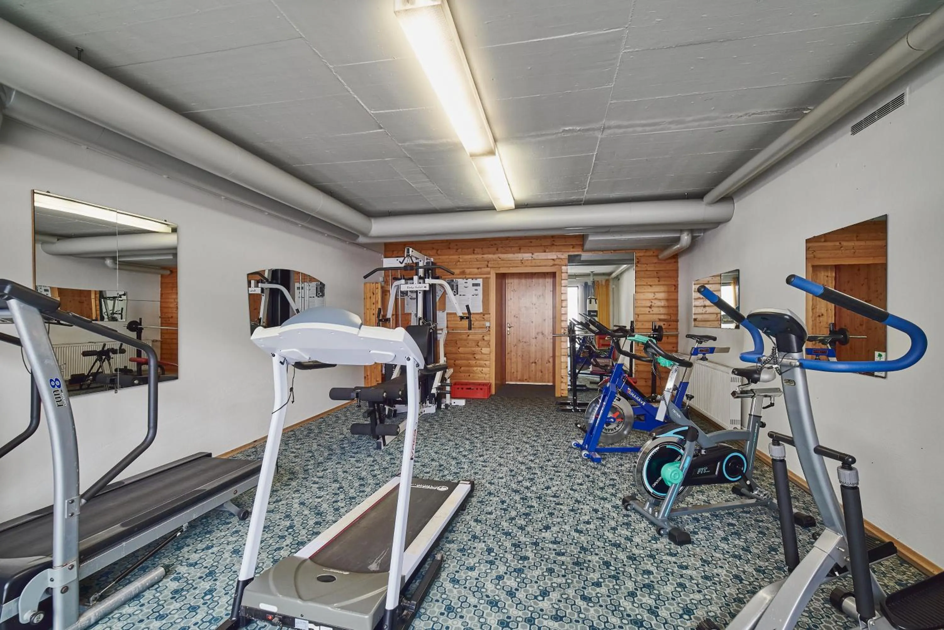 Fitness centre/facilities in Aktivhotel & Gasthof Schmelz Ihr familienfreundliches Urlaubs Hotel mit Wellness Almsauna ab Februar Chiemgau Karte