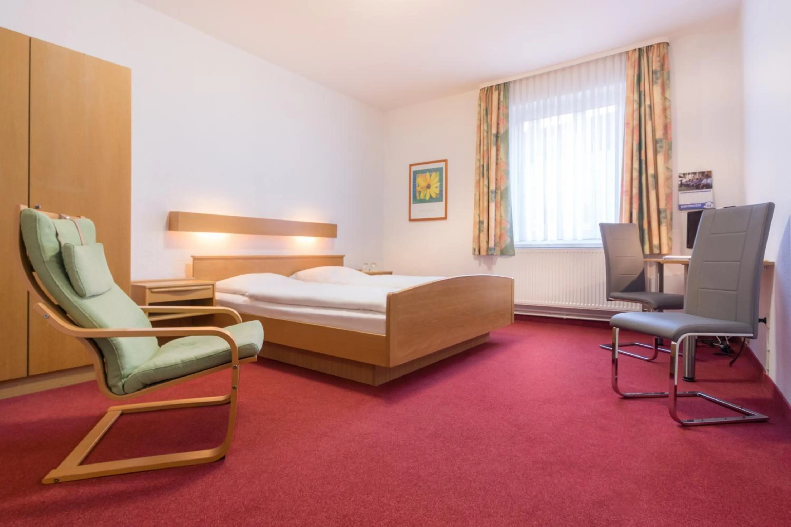 Photo of the whole room, Bed in CVJM Hotel am Wollmarkt