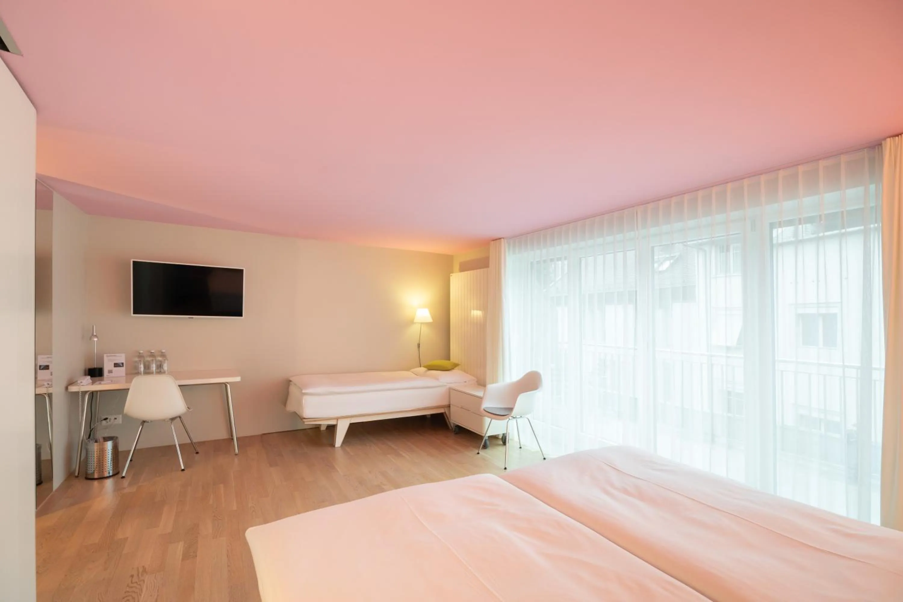 Photo of the whole room, Bed in Hotel Dom