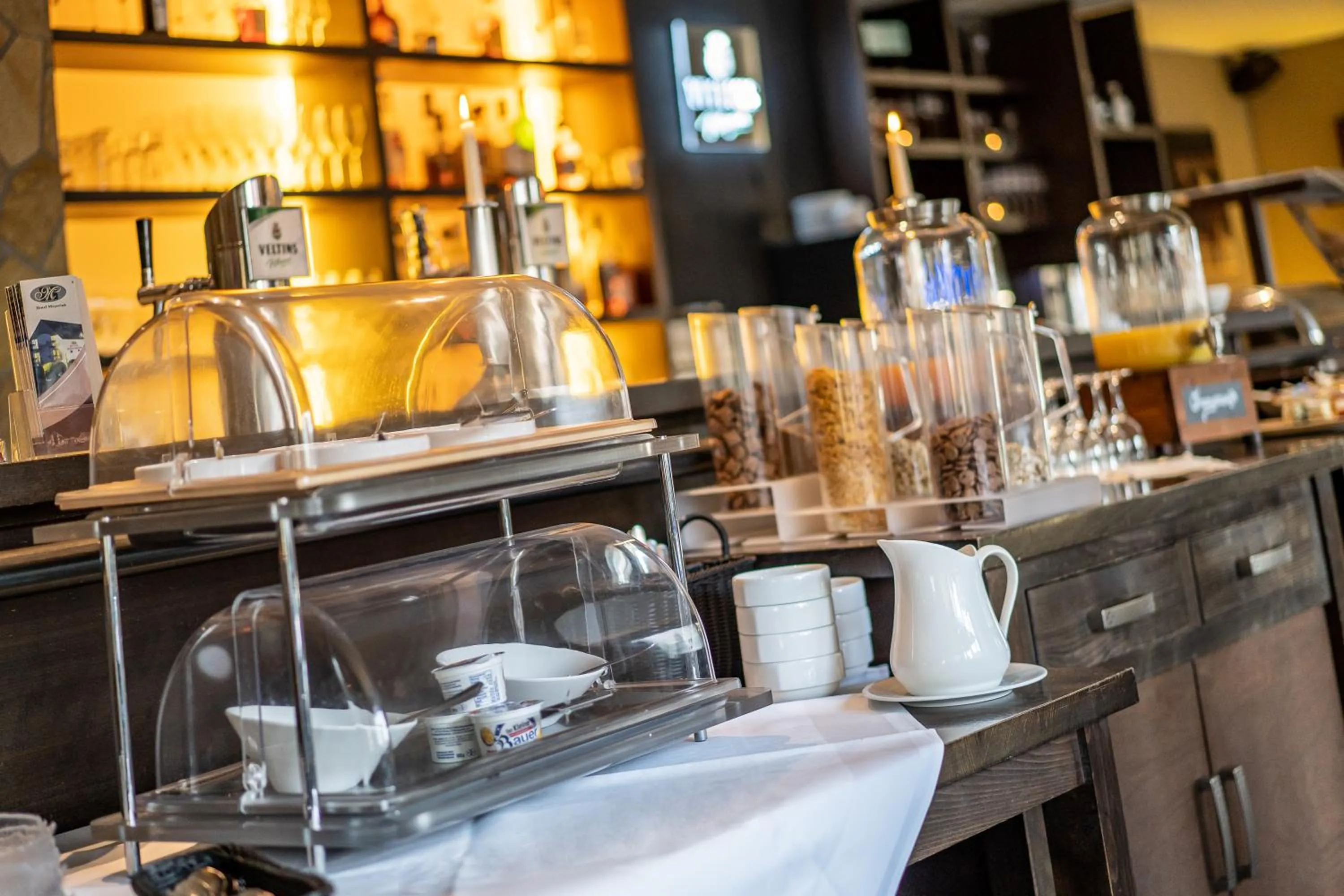 Buffet breakfast in Hotel Meyerink