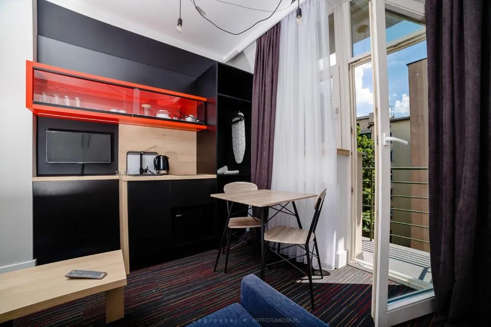 TV and multimedia in Saint Thomas Corner - by Upstairs