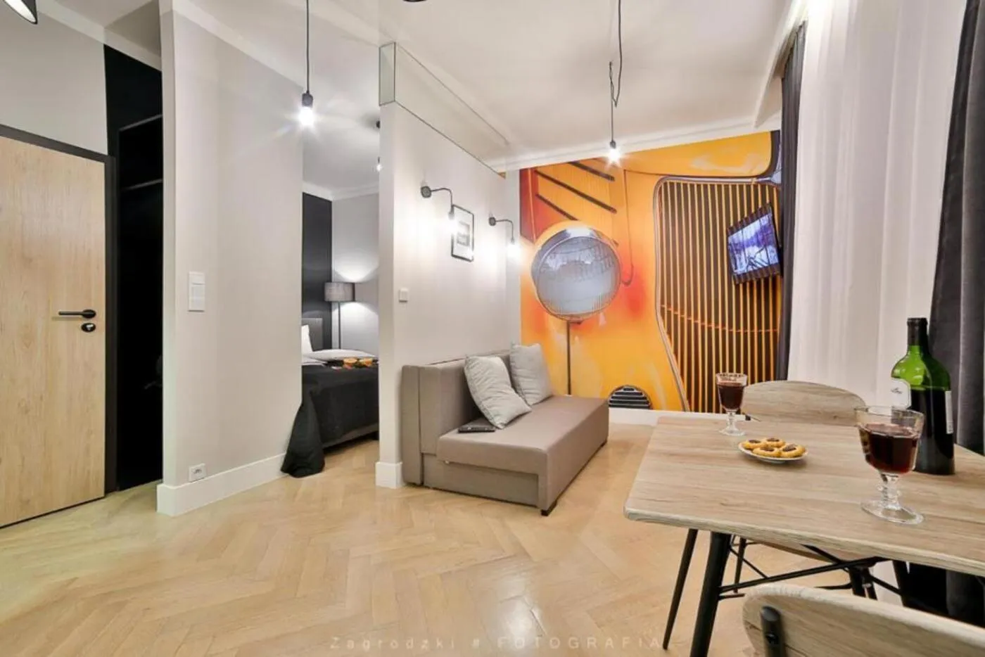 TV and multimedia in Saint Thomas Corner - by Upstairs