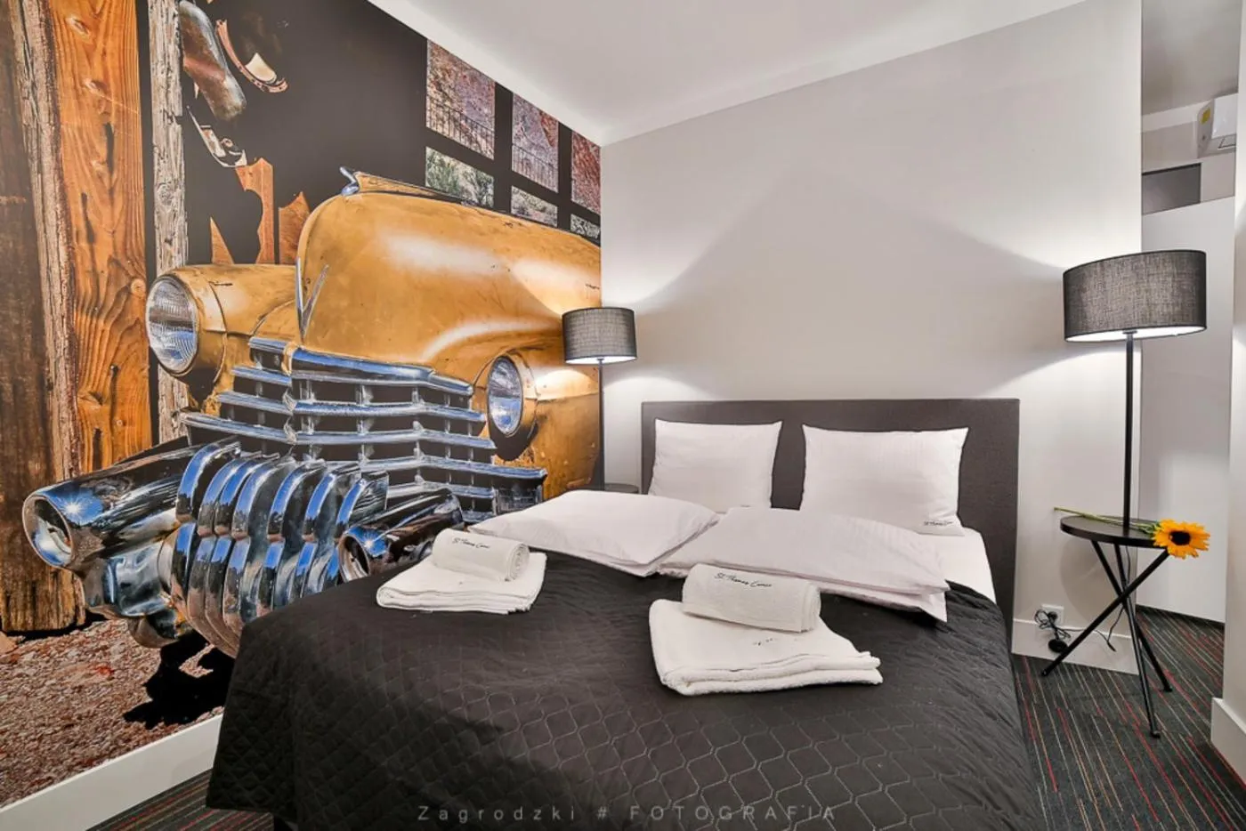 Bed in Saint Thomas Corner - by Upstairs