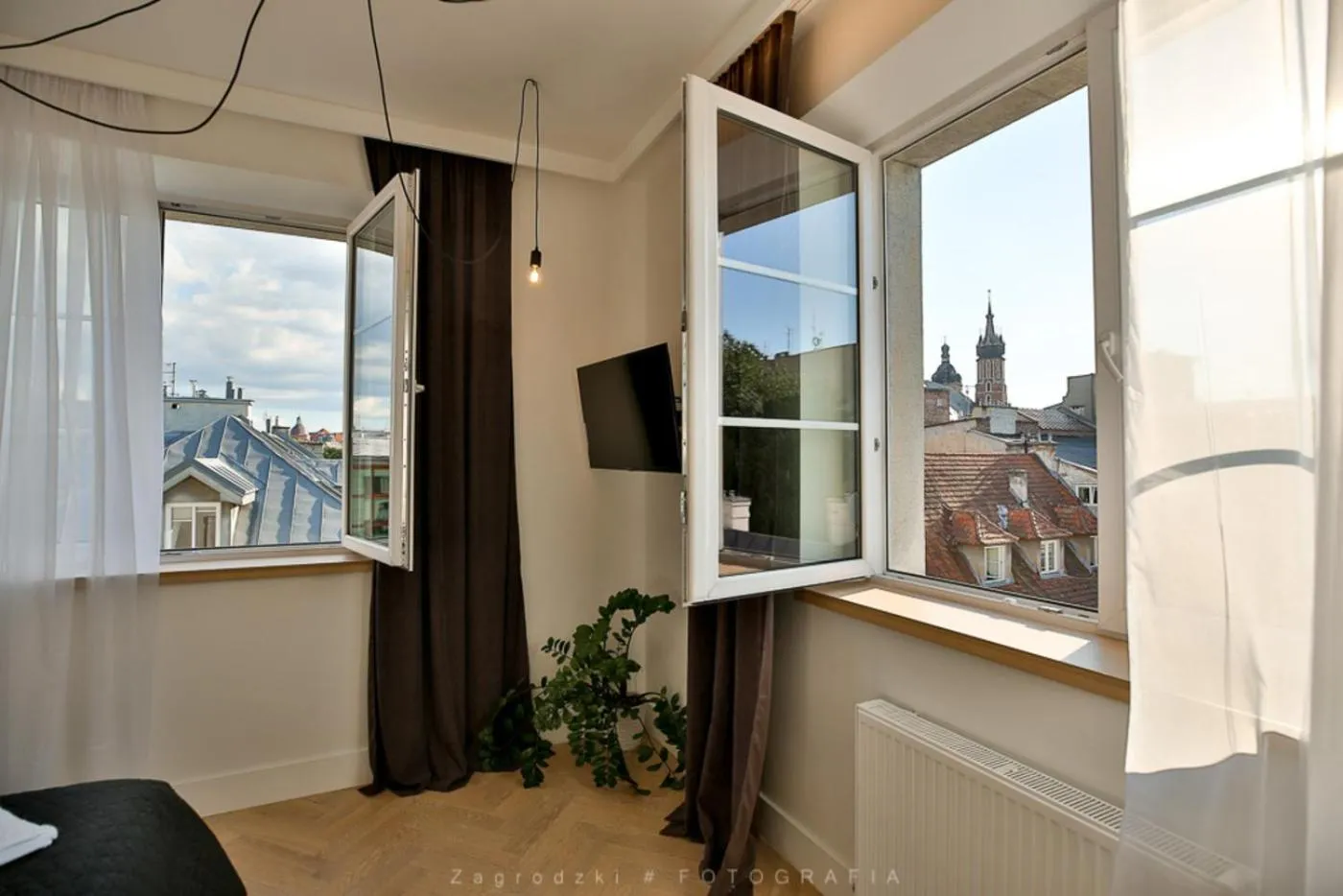 Saint Thomas Corner - by Upstairs