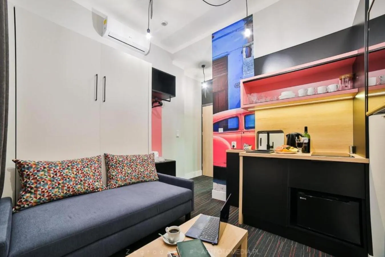 TV and multimedia in Saint Thomas Corner - by Upstairs