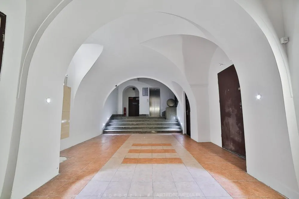 Lobby or reception in Saint Thomas Corner - by Upstairs