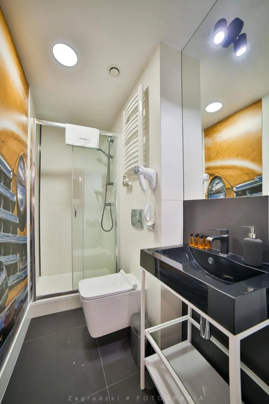 Shower in Saint Thomas Corner - by Upstairs