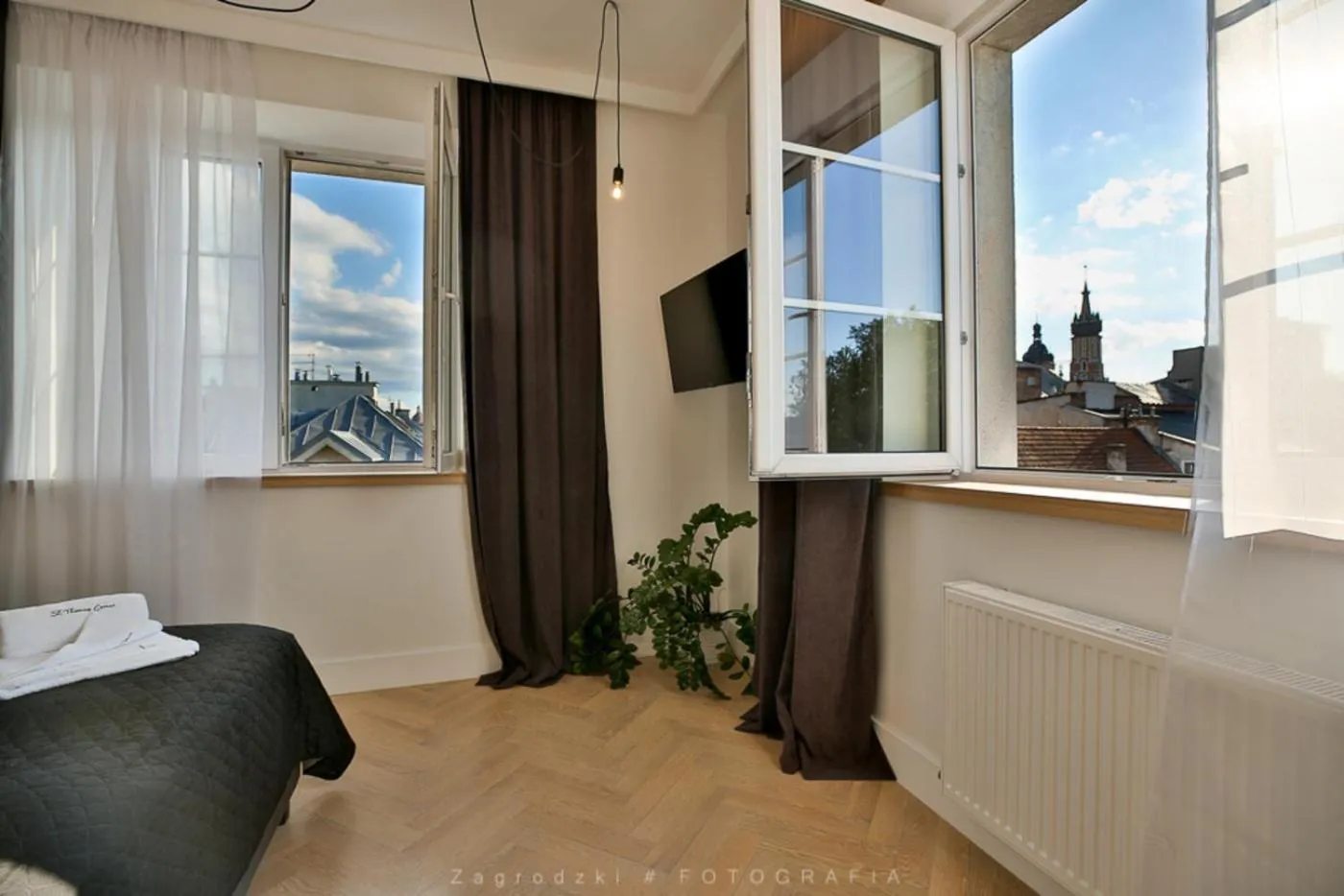 Saint Thomas Corner - by Upstairs