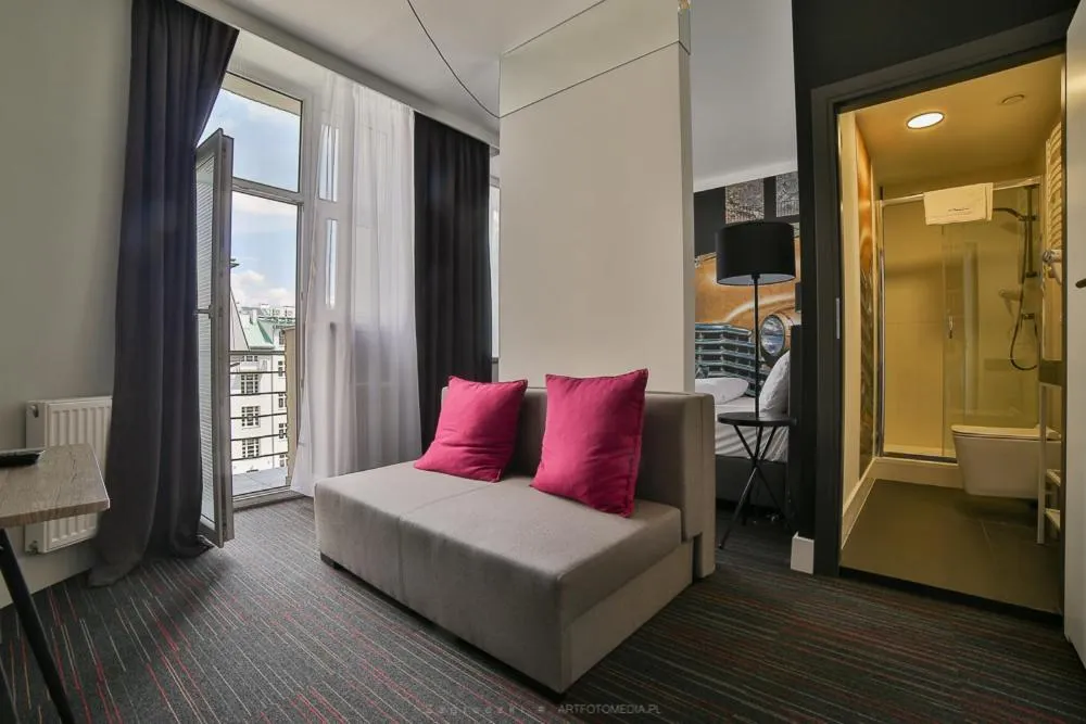 Bathroom, Bed in Saint Thomas Corner - by Upstairs