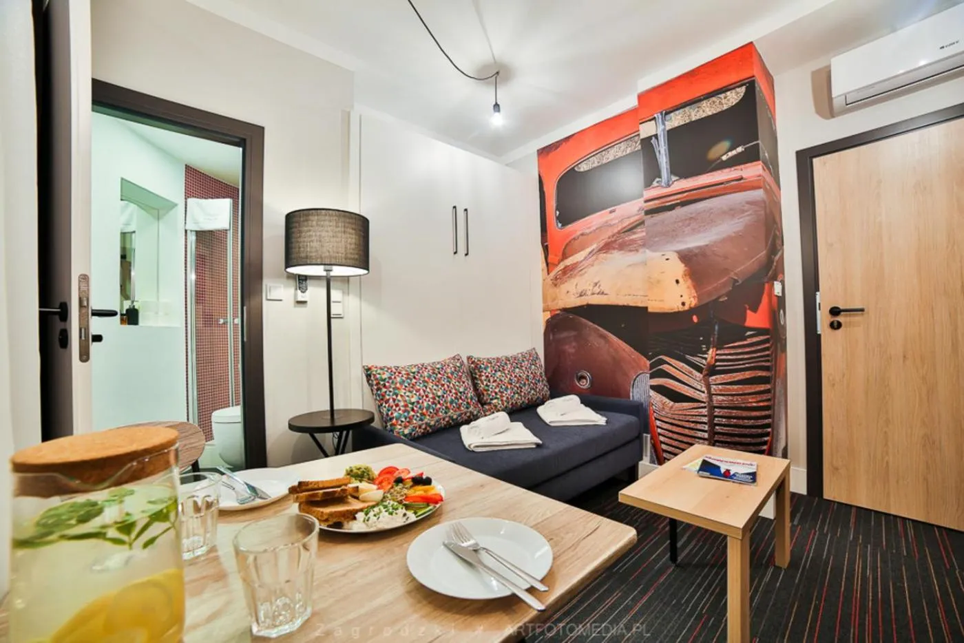 TV and multimedia in Saint Thomas Corner - by Upstairs