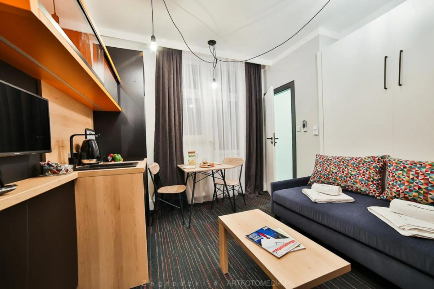 TV and multimedia in Saint Thomas Corner - by Upstairs