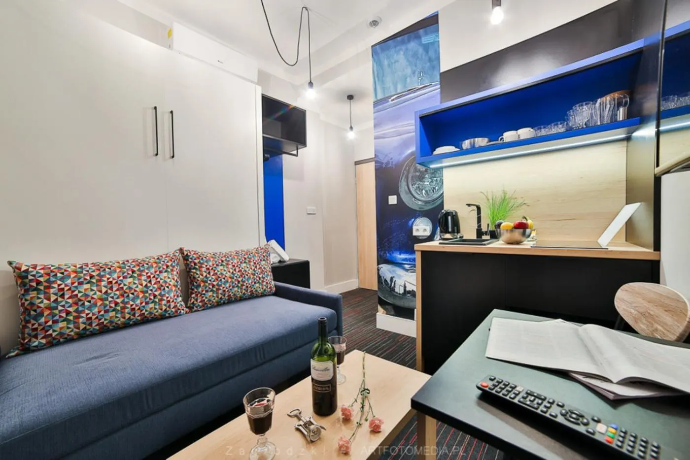 Saint Thomas Corner - by Upstairs