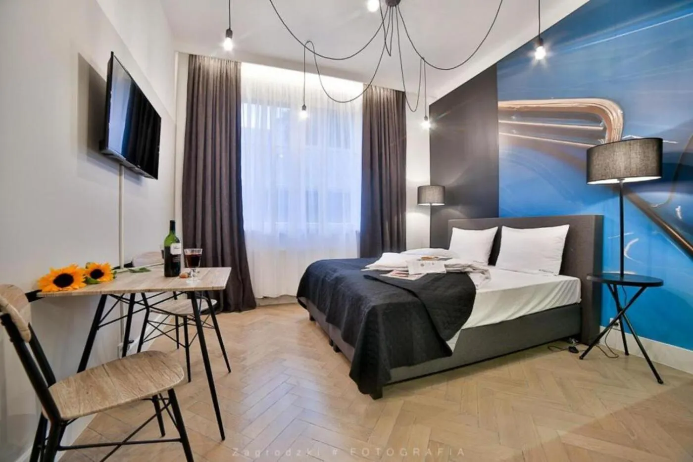 TV and multimedia, Bed in Saint Thomas Corner - by Upstairs