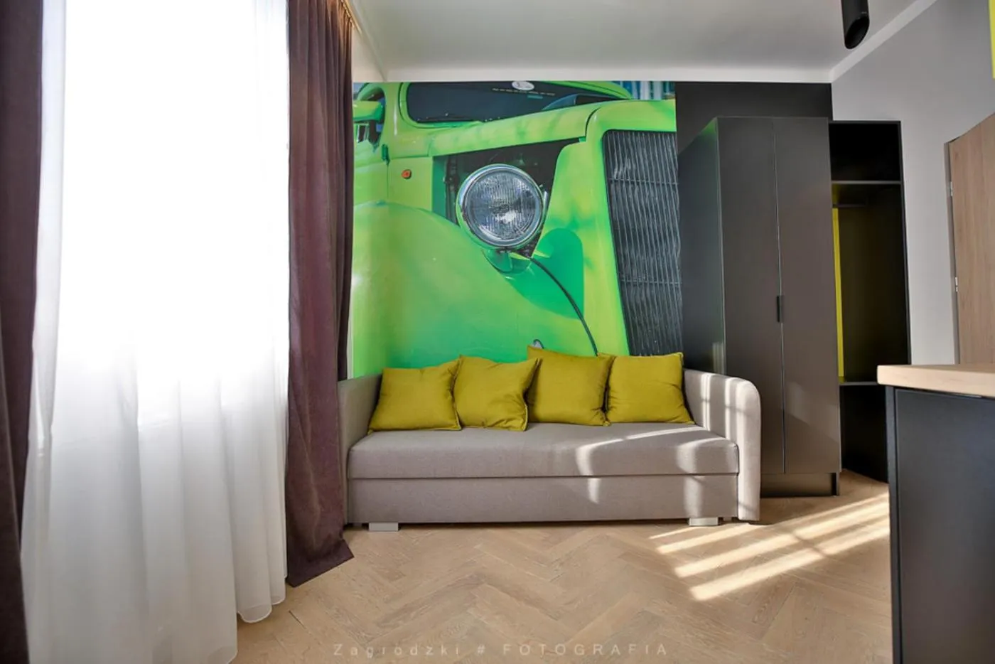 Saint Thomas Corner - by Upstairs