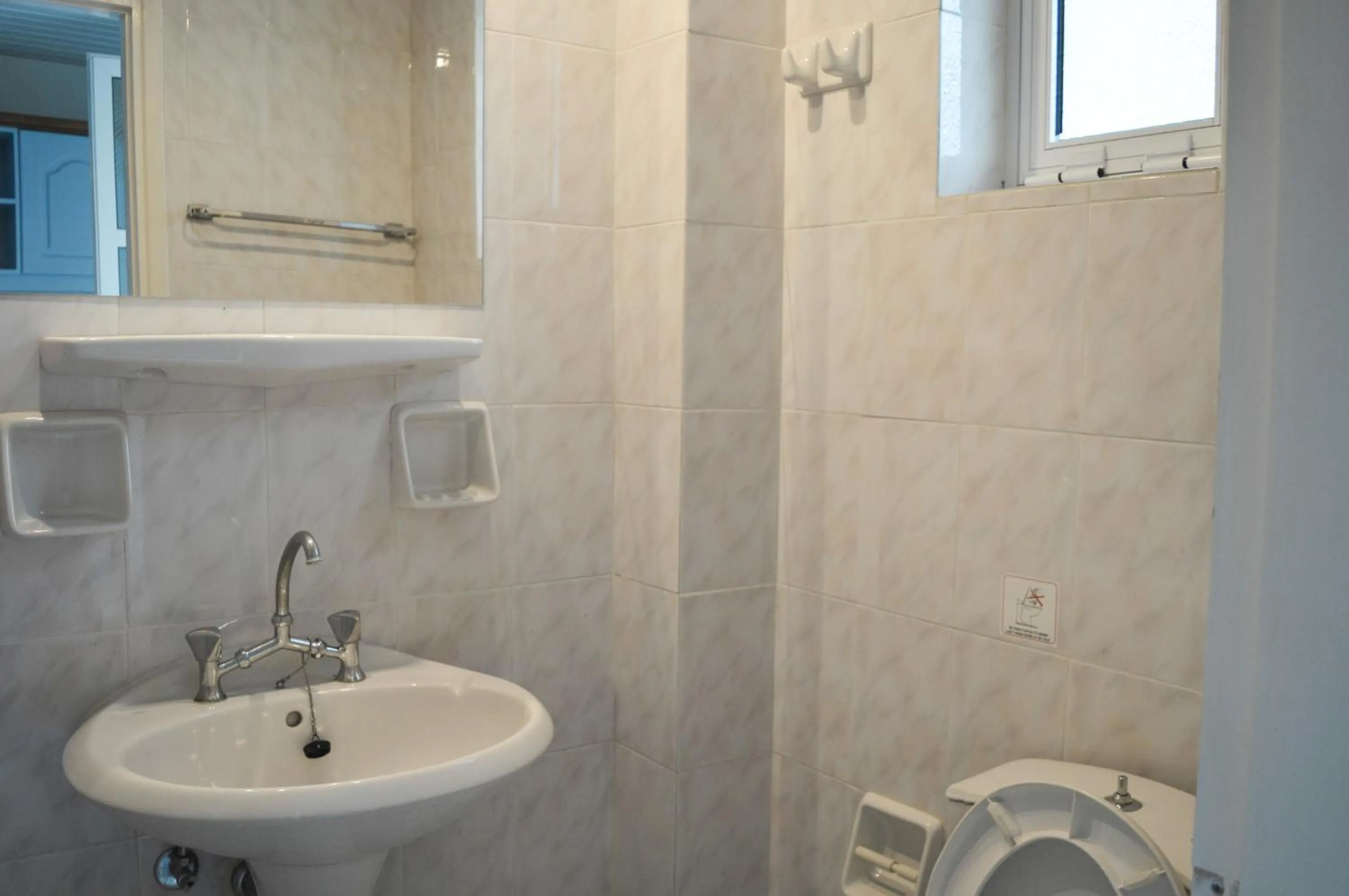 Bathroom in Paradise Beach Apartments