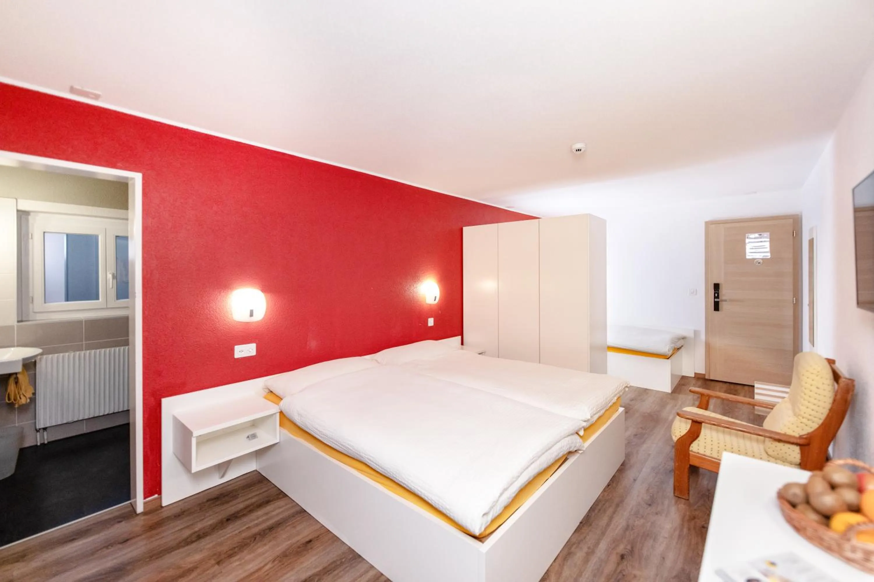 Bedroom, Bed in Hotel Mountime