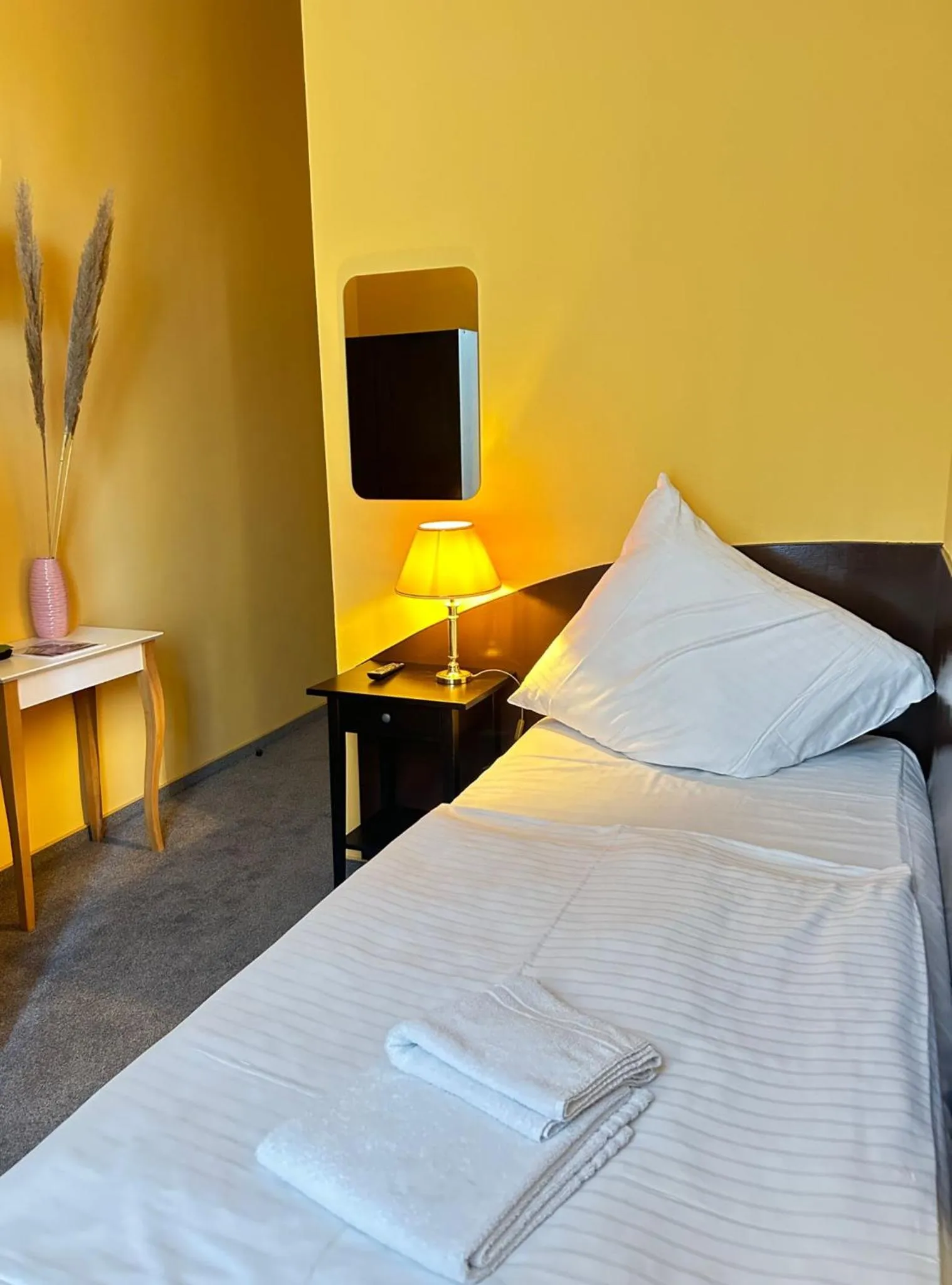 Property building, Bed in Hotel Adam