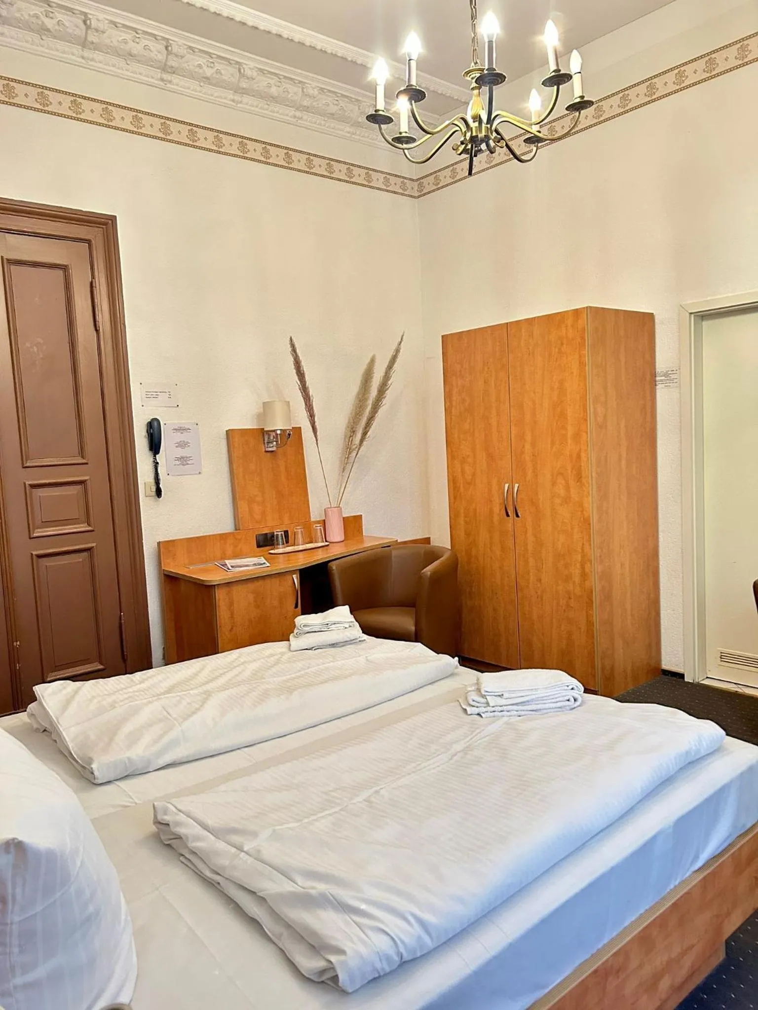 Property building, Bed in Hotel Adam