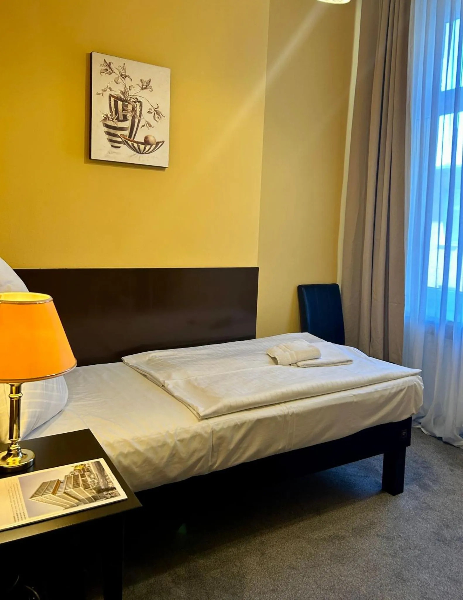 Property building, Bed in Hotel Adam