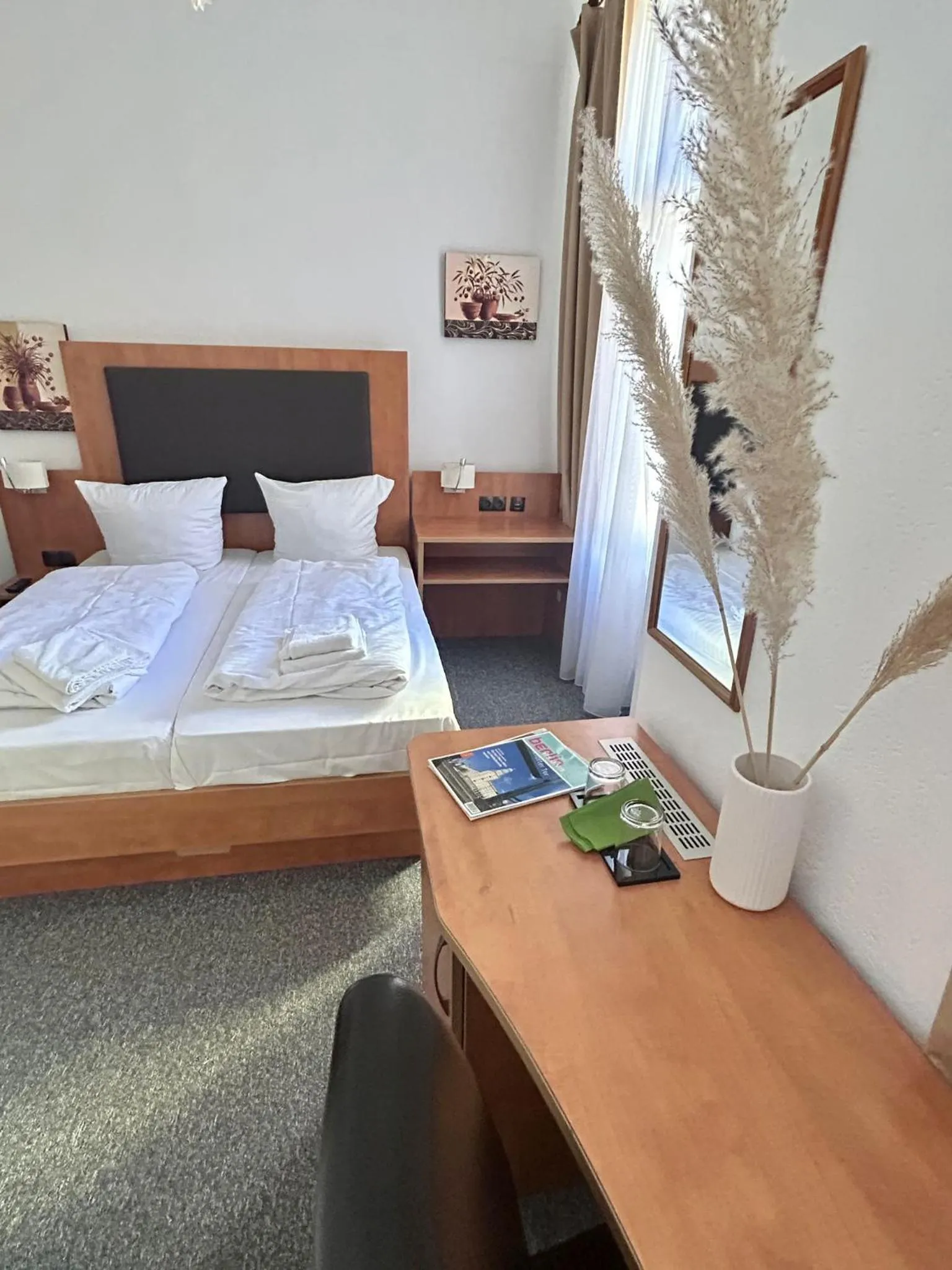 Property building, Bed in Hotel Adam