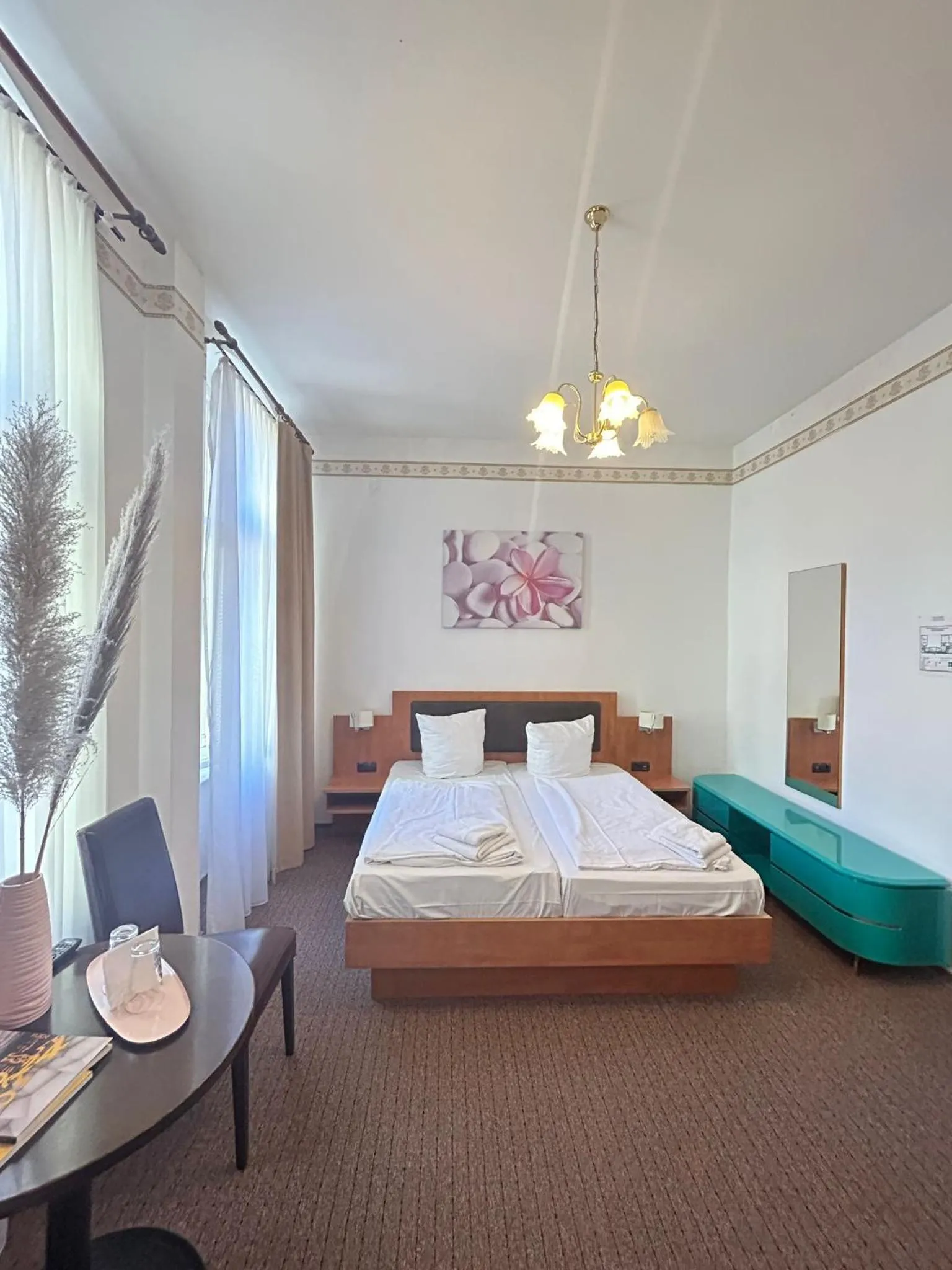 Property building, Bed in Hotel Adam