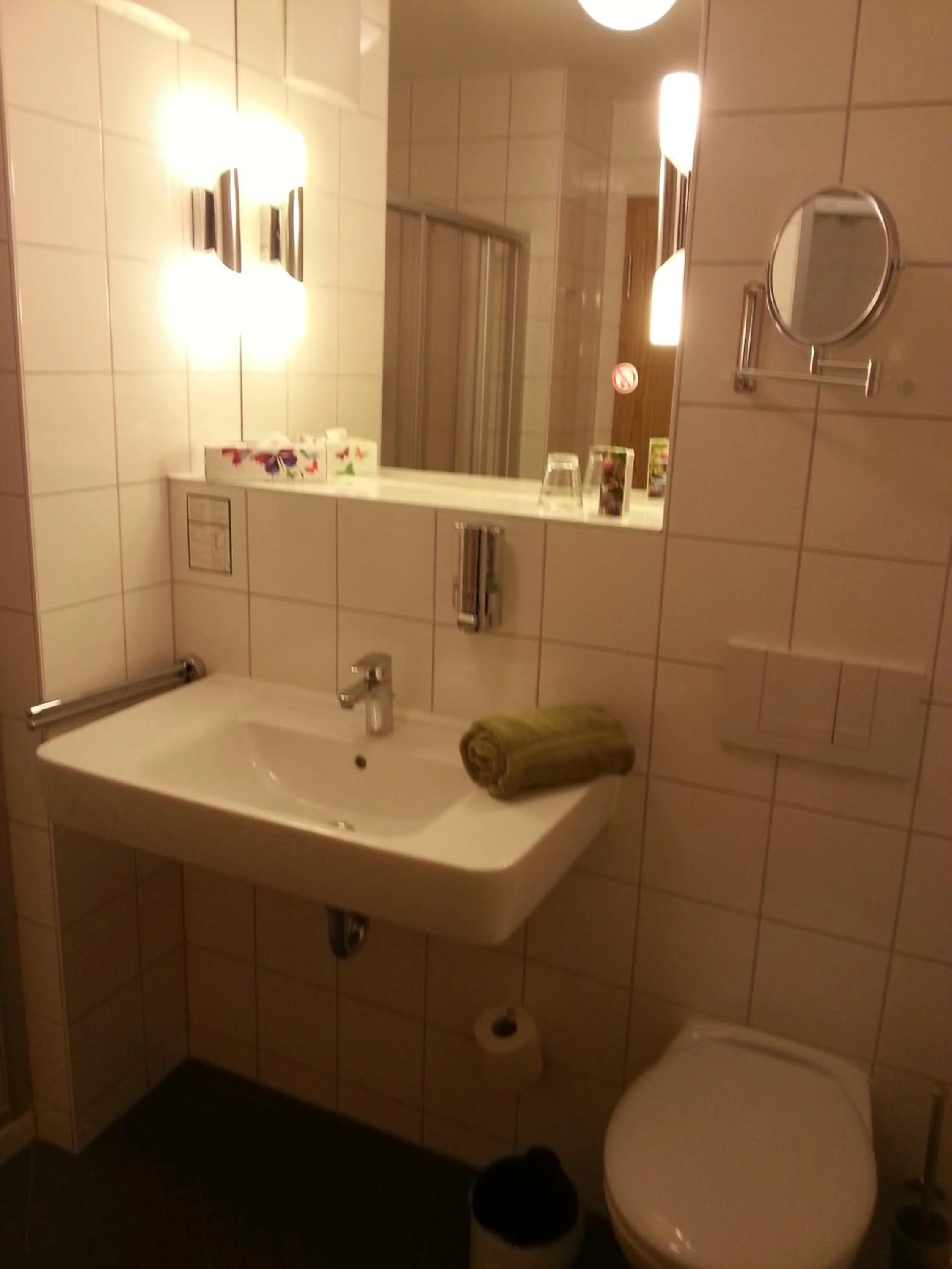 Shower in Hotel Quellenhof