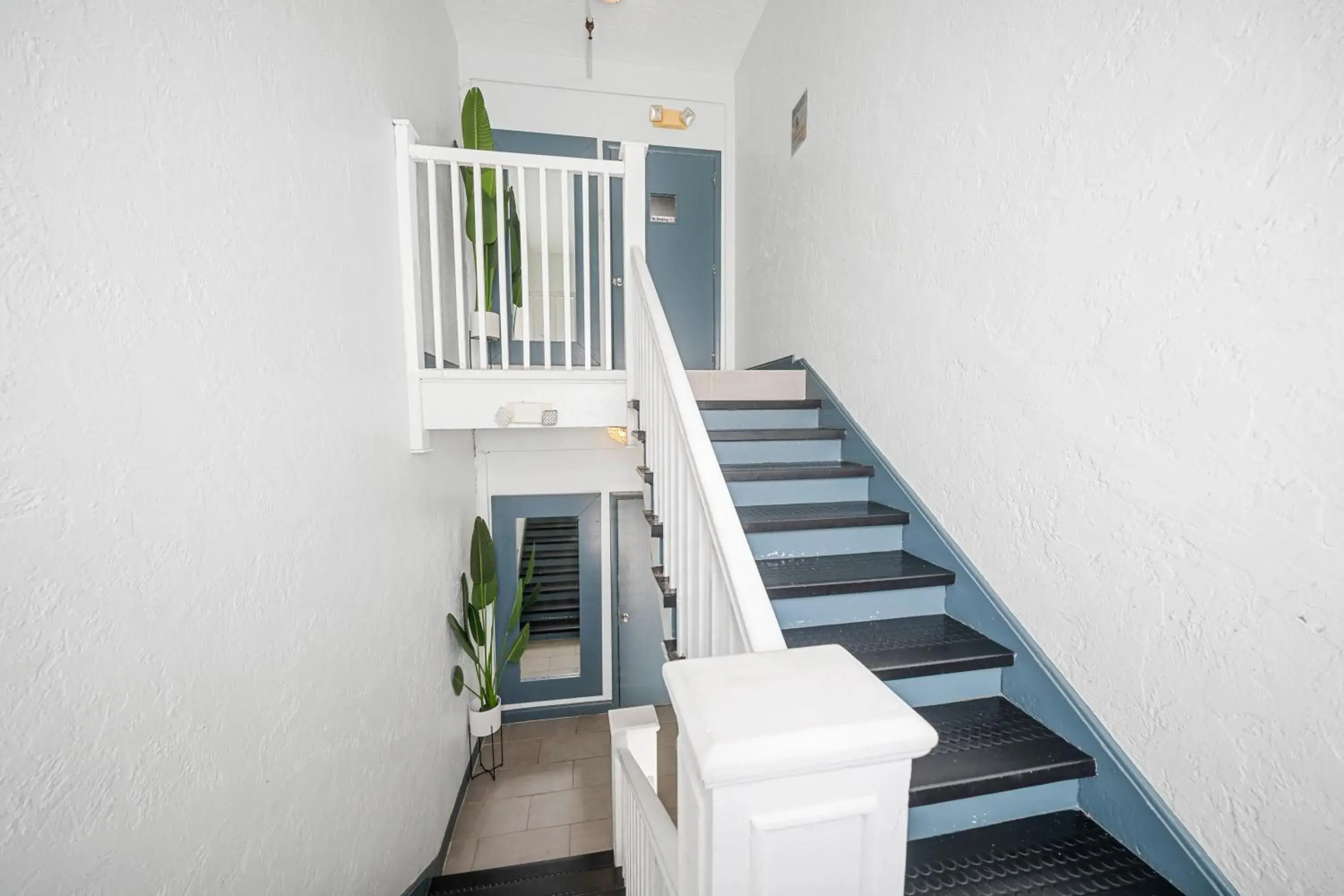 Nine20 Collins Apartments by Lowkl Nine20 Collins Apartments by Lowkl