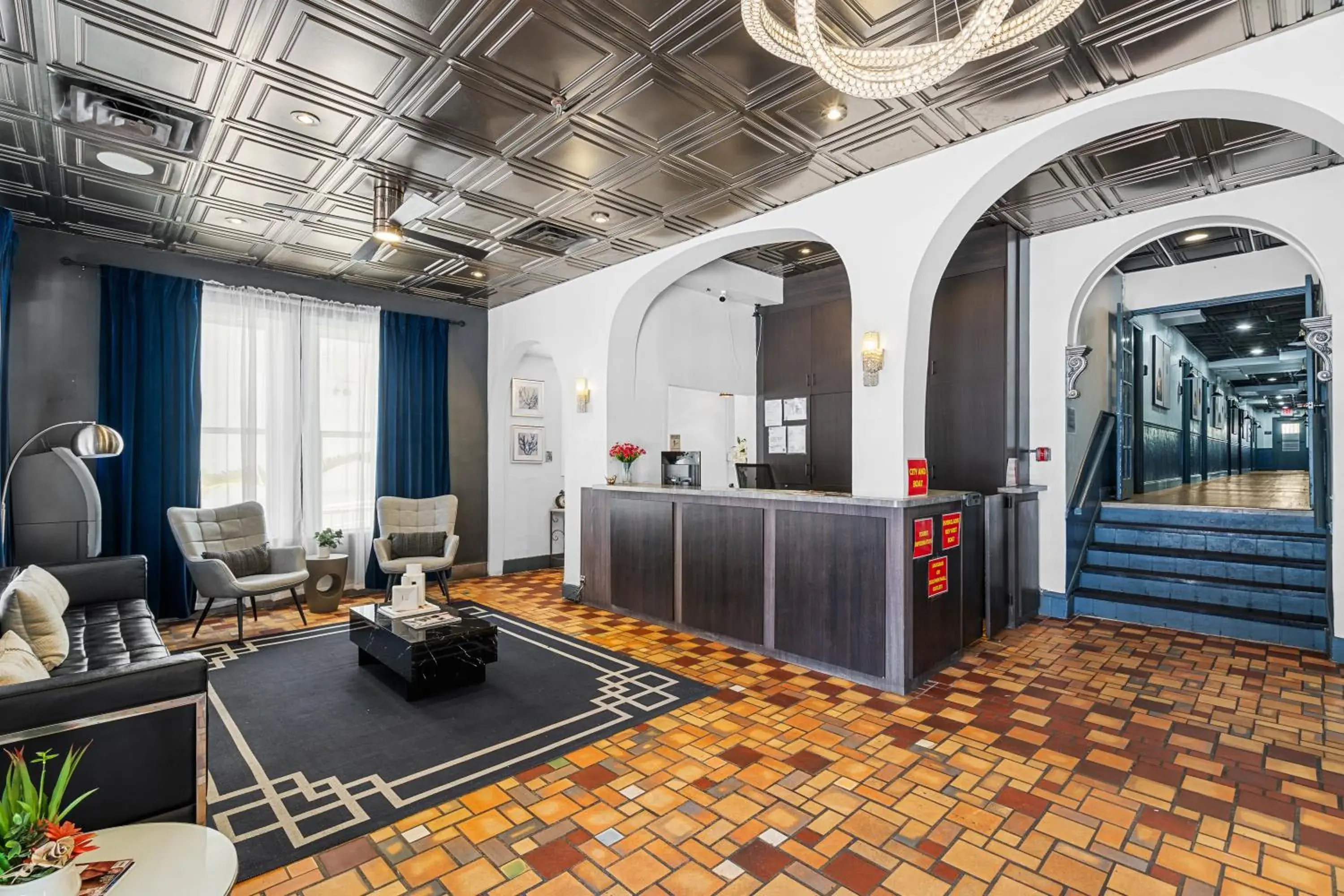 Lobby or reception in Nine20 Collins Apartments by Lowkl Lobby or reception in Nine20 Collins Apartments by Lowkl