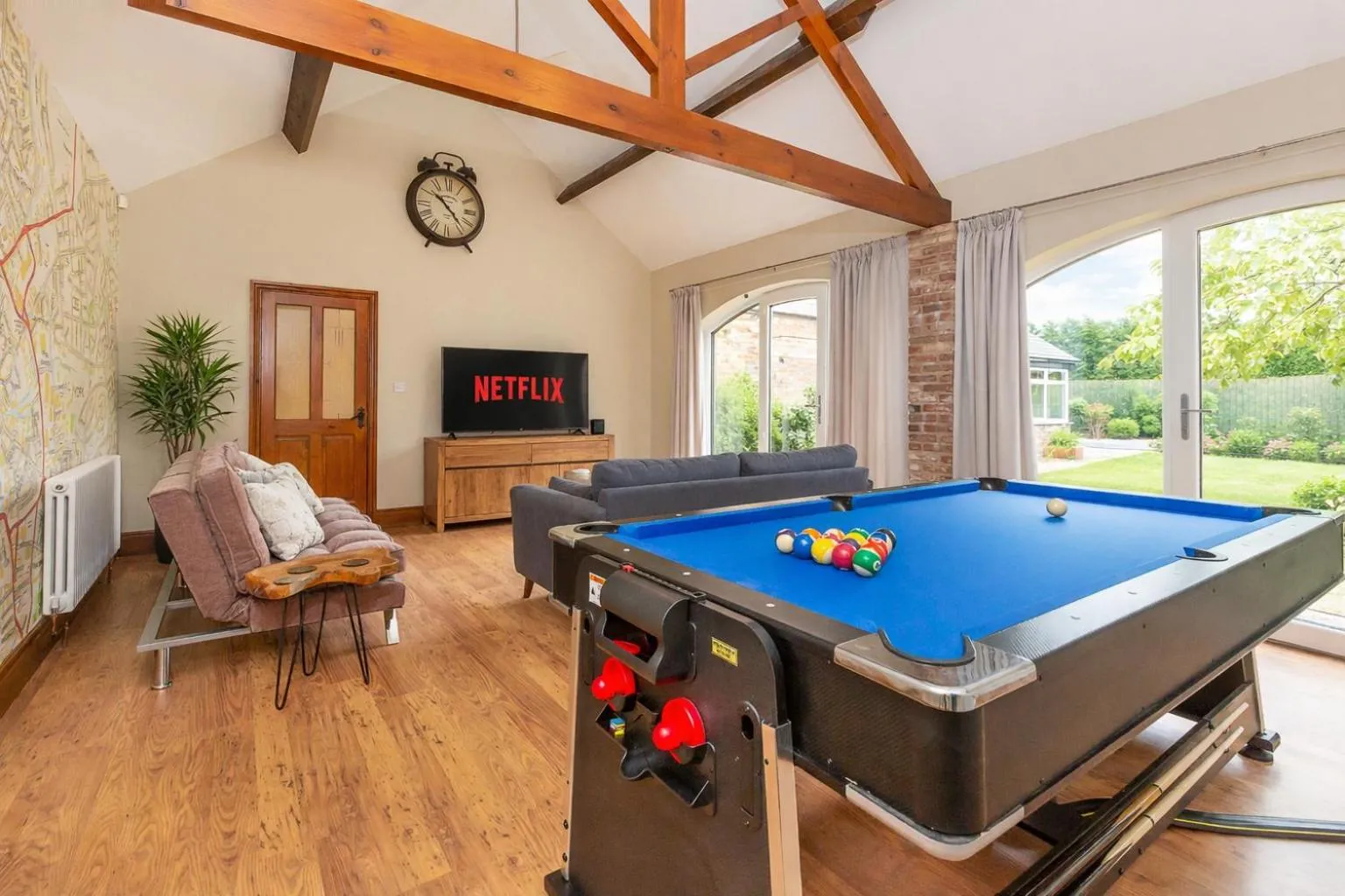 Creamery Cottage with Games room and Free Parking