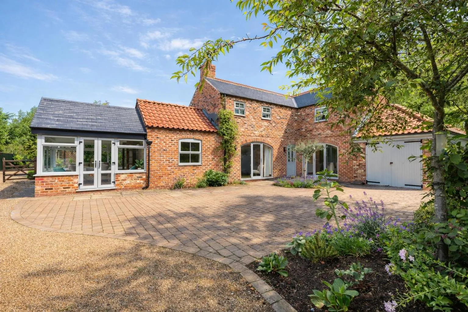 Creamery Cottage with Games room and Free Parking