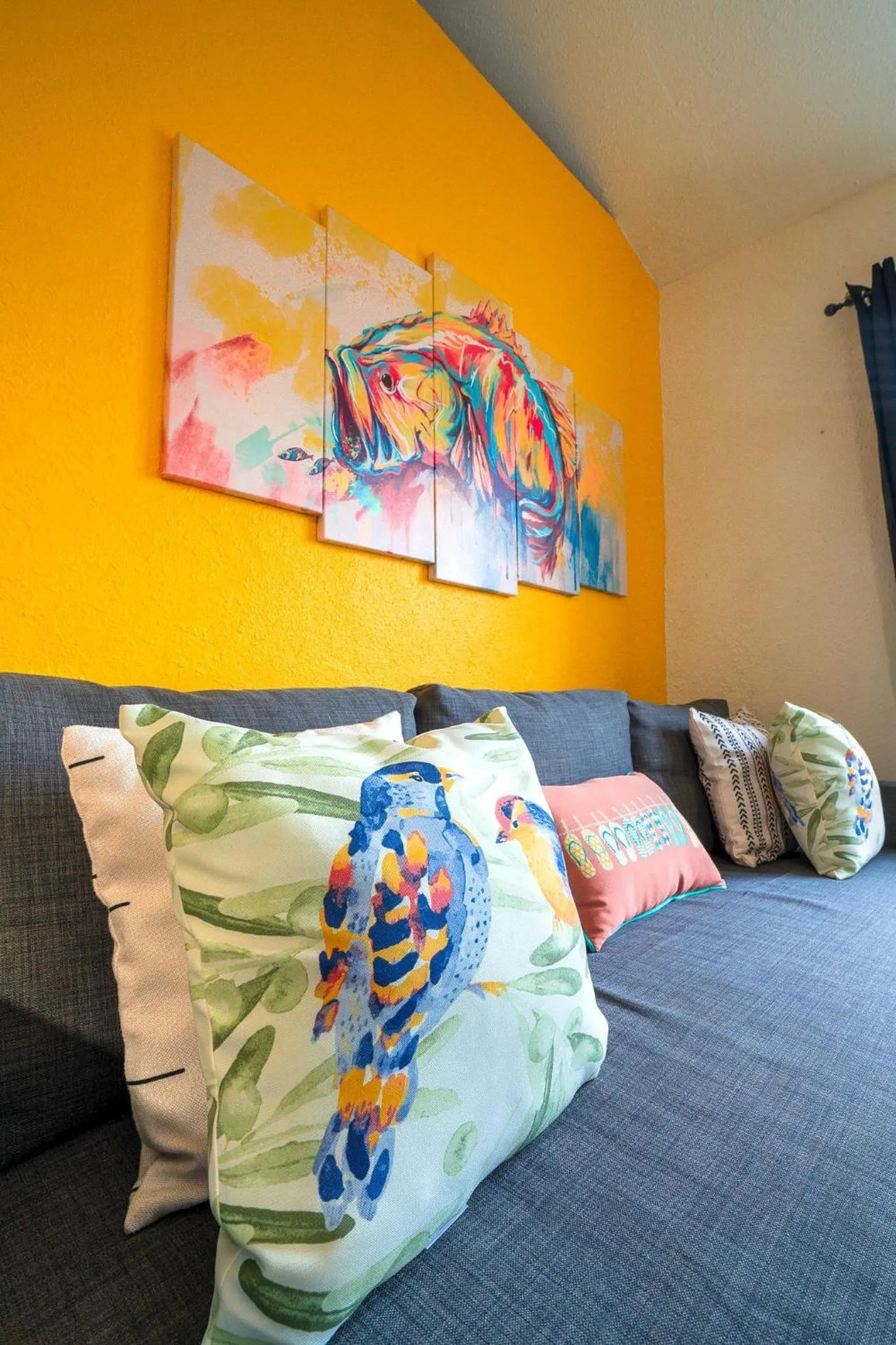 Living room, Bed in Little Paris by the ocean self check in