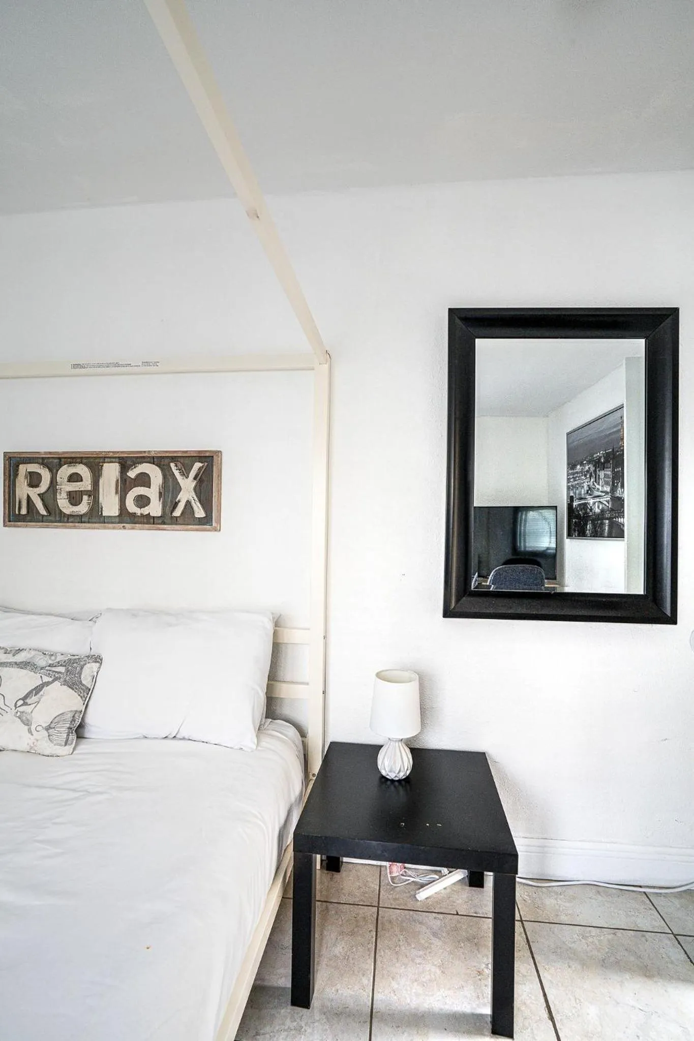 Bedroom, Bed in Little Paris by the ocean self check in