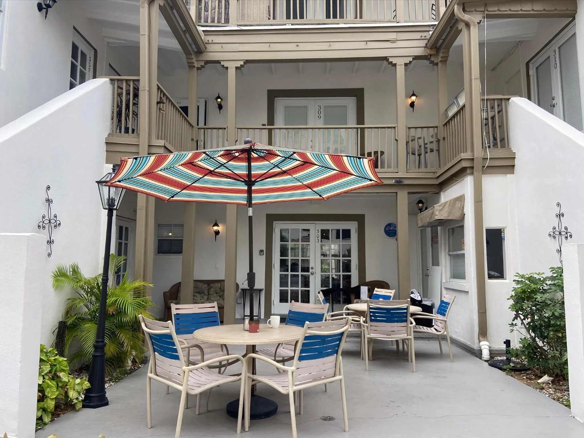 Property building in Little Paris by the ocean self check in