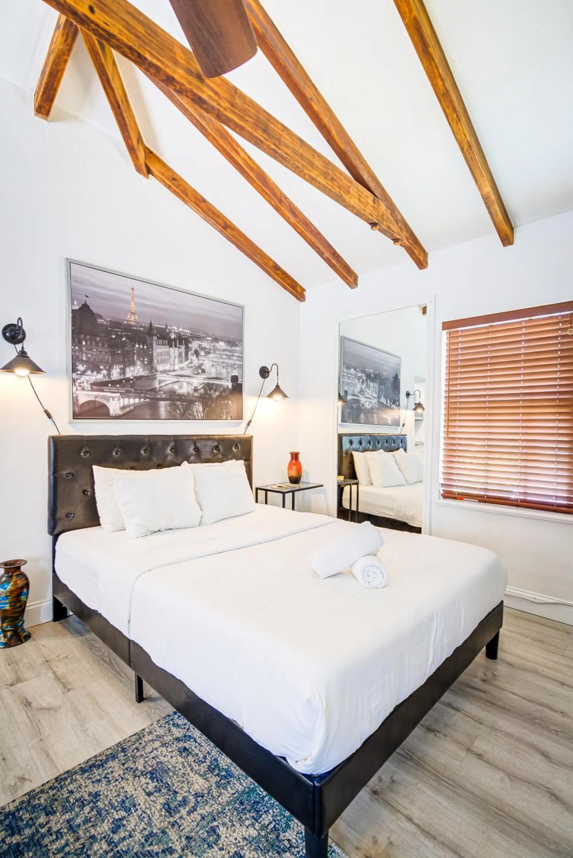 Bedroom, Bed in Little Paris by the ocean self check in