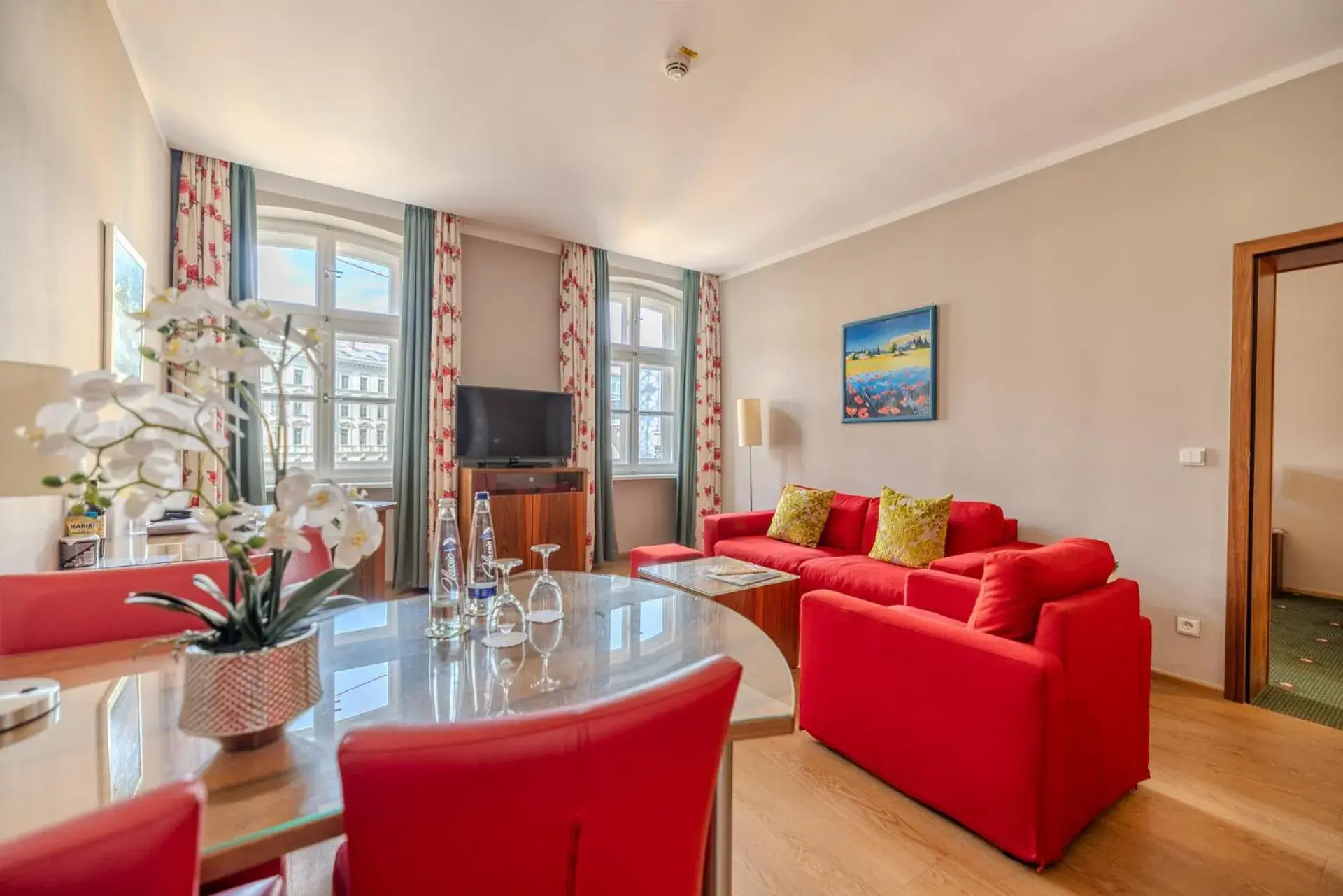 Suite (2-3 Adults) in MAXIMILIAN MUNICH Apartments & Hotel Suite (2-3 Adults) in MAXIMILIAN MUNICH Apartments & Hotel