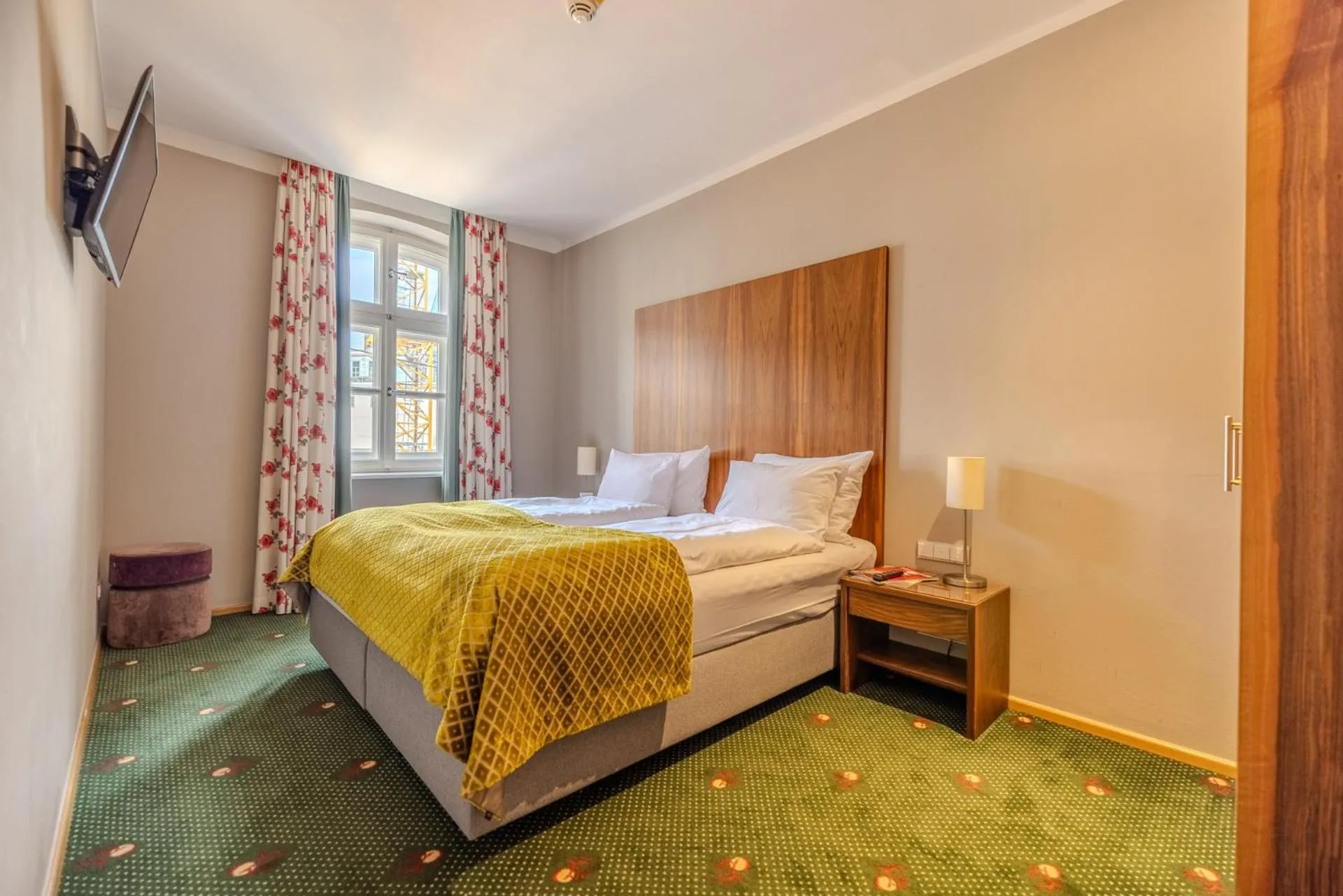 Bedroom, Bed in MAXIMILIAN MUNICH Apartments & Hotel