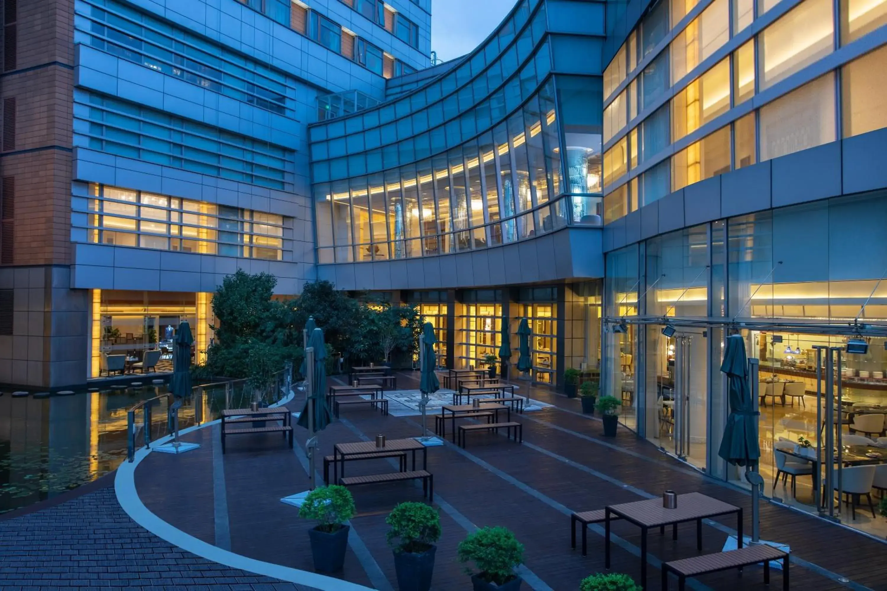 Restaurant/places to eat in Crowne Plaza Shanghai Fudan by IHG Restaurant/places to eat in Crowne Plaza Shanghai Fudan by IHG