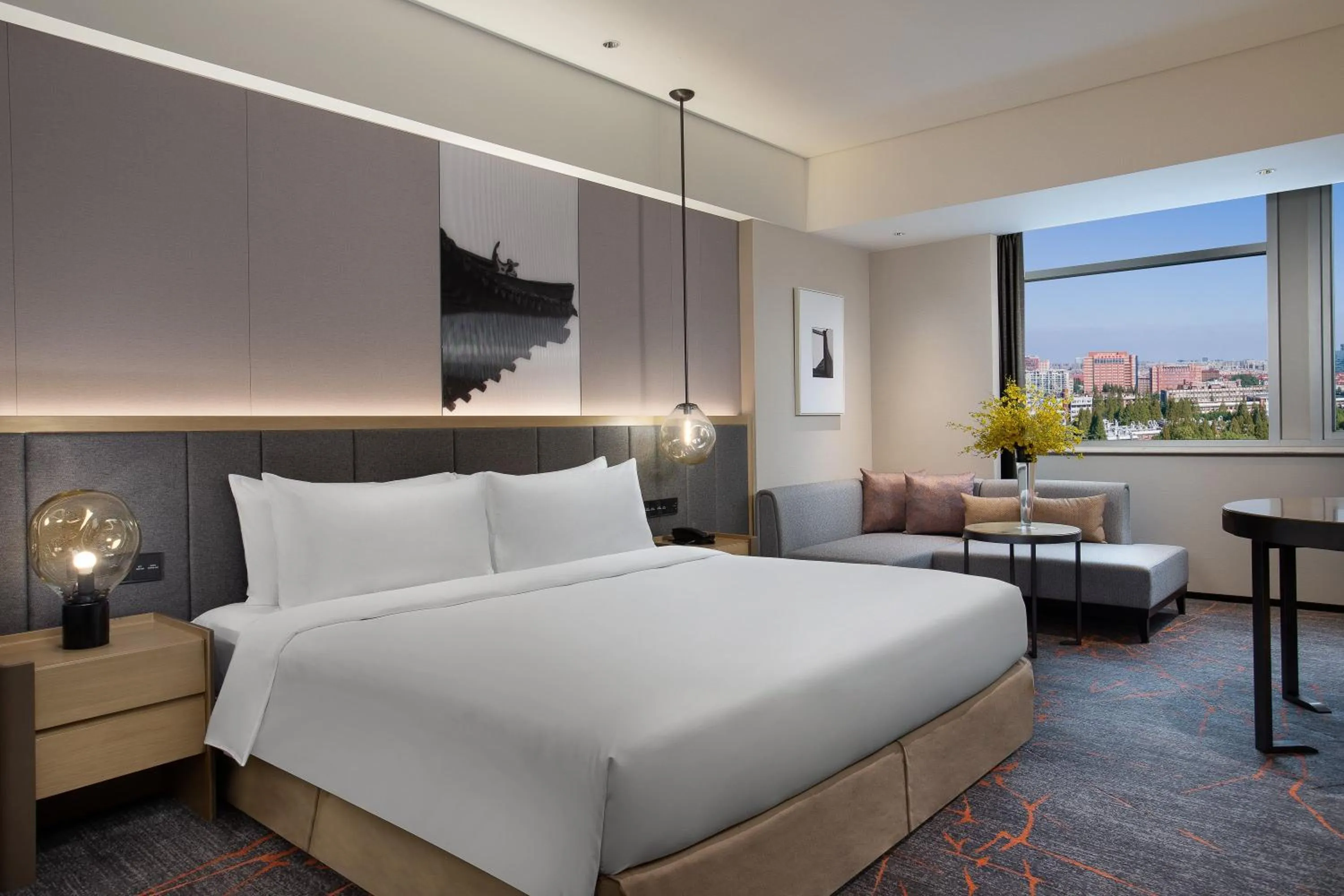 Photo of the whole room, Bed in Crowne Plaza Shanghai Fudan by IHG