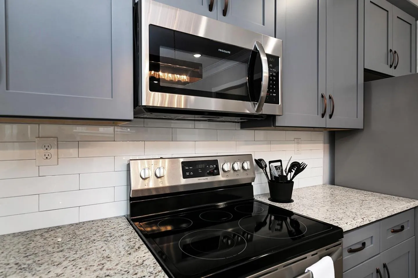 Kitchen or kitchenette in Atlanta Luxury Vacation Home by Downtown & Airport